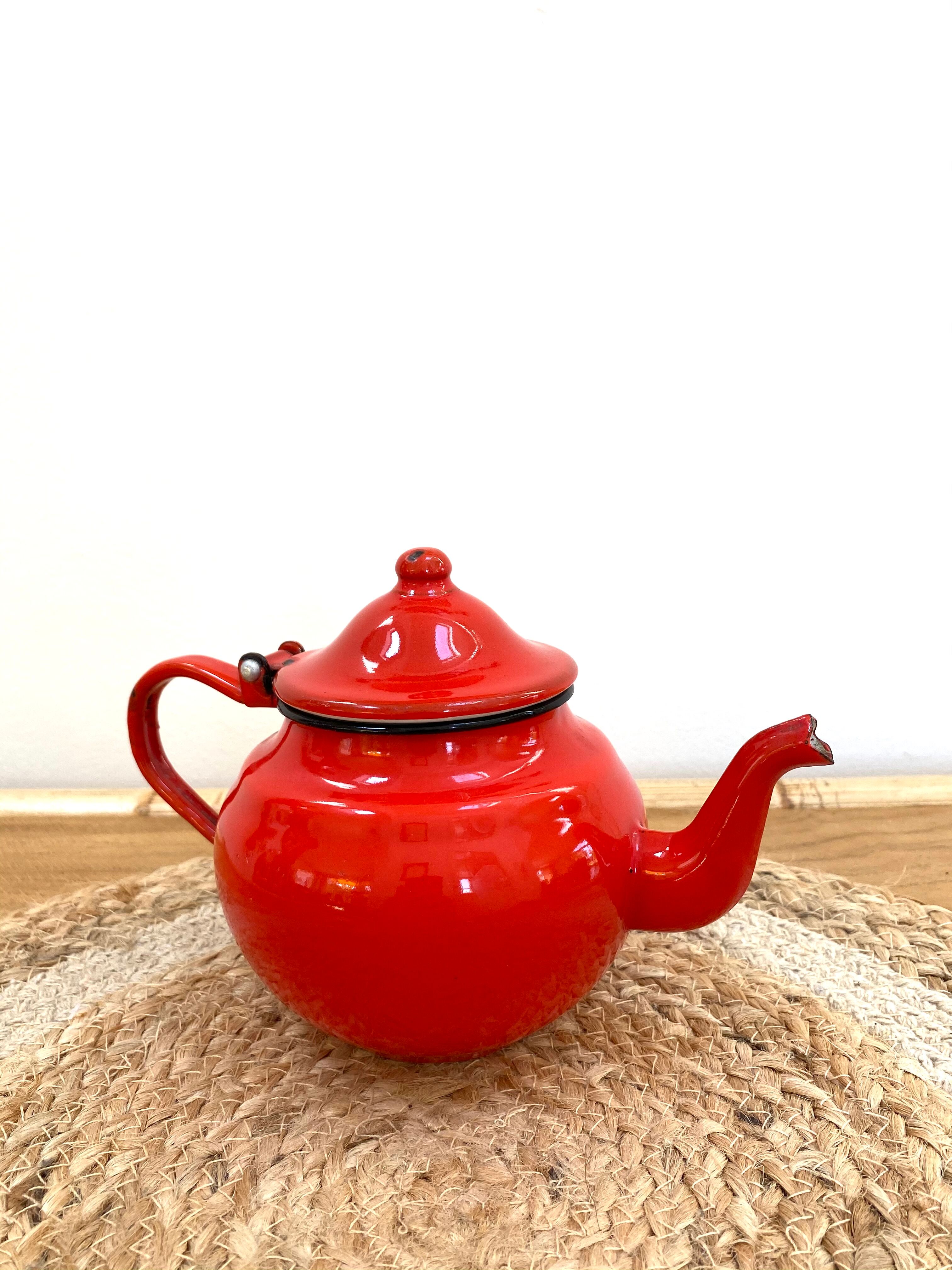 Enamelled teapot from the 70s