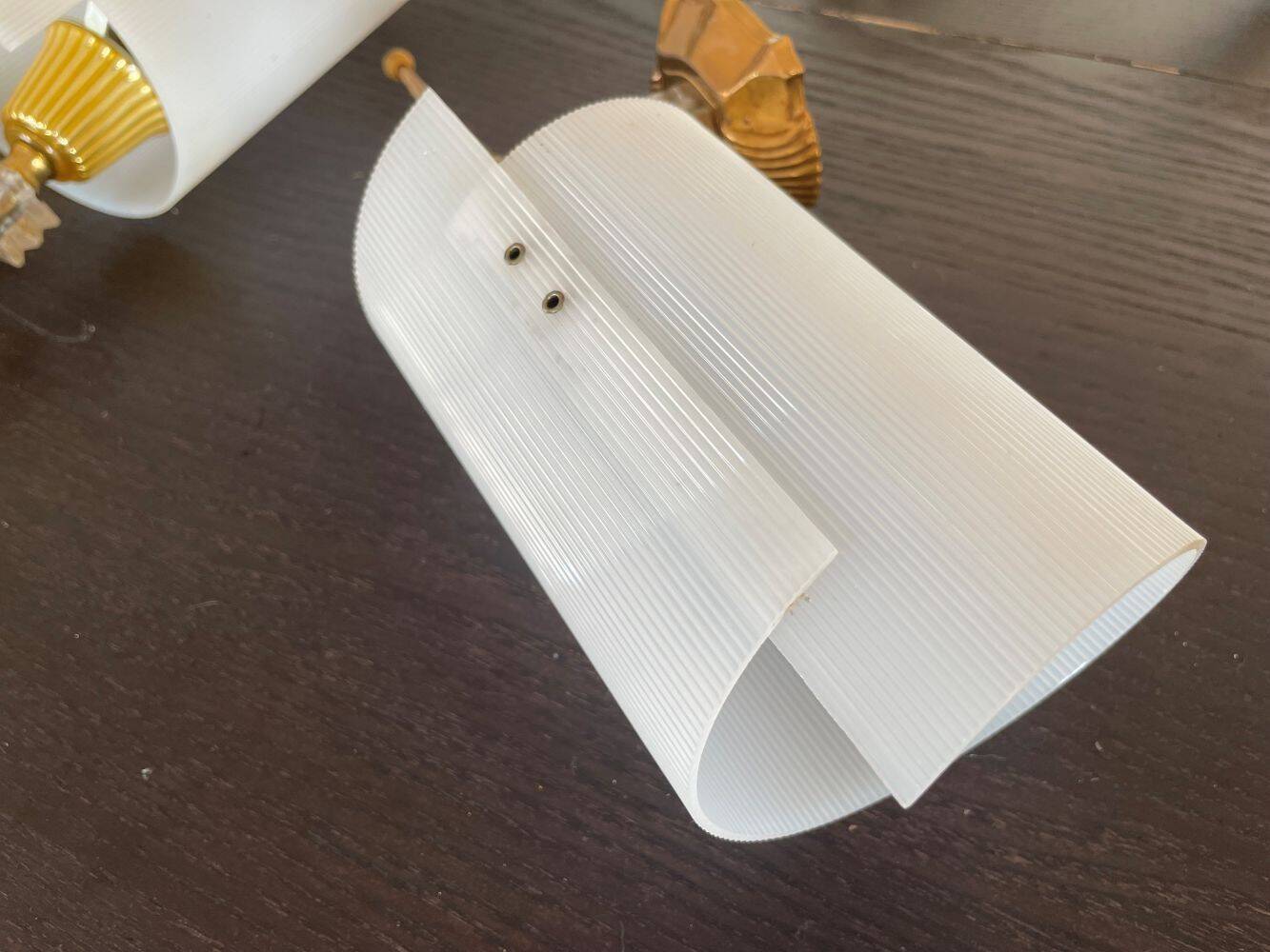 Paire d'appliques en laiton et acrylique, France 1960