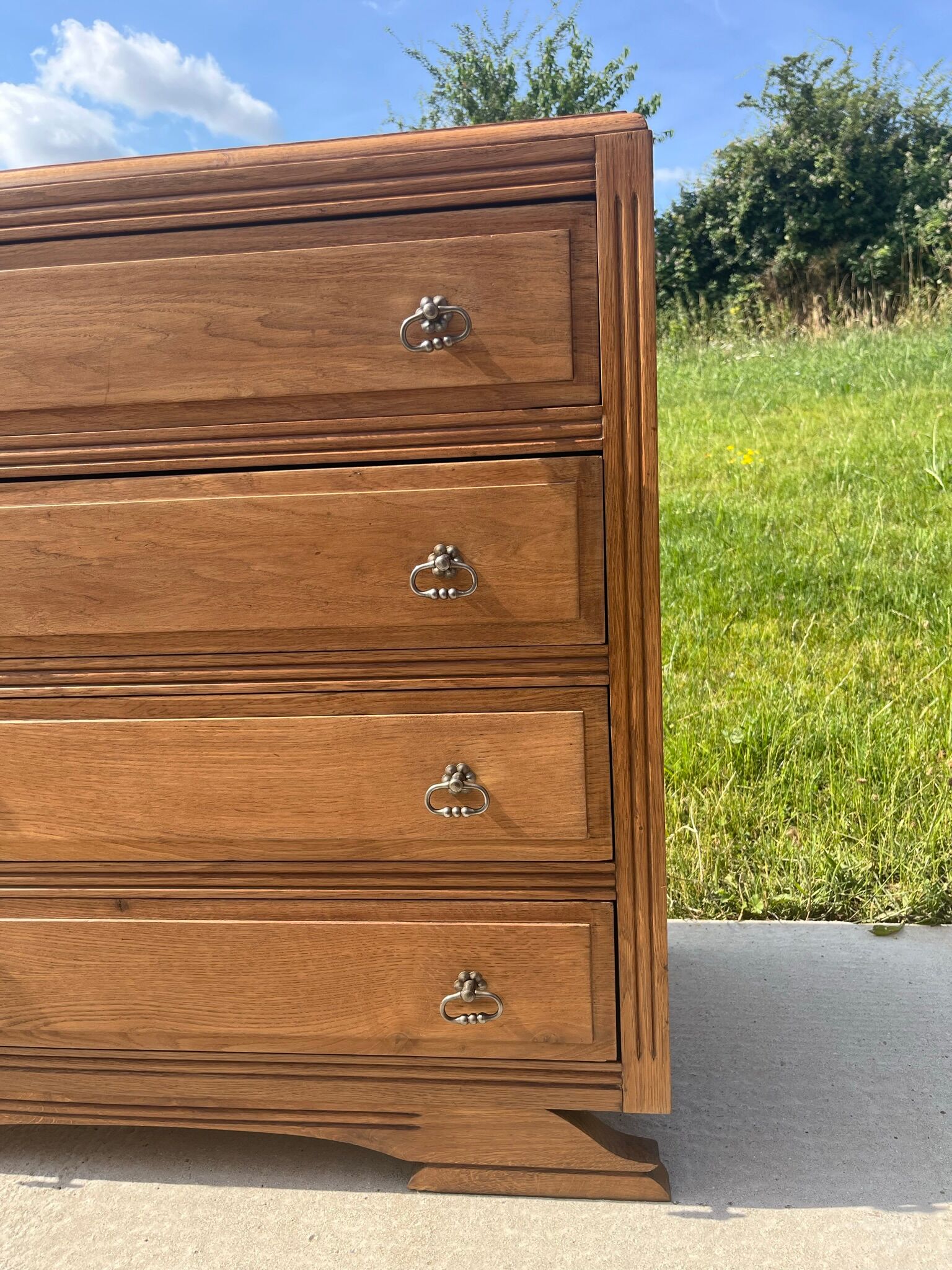 Art Deco chest of drawers, mustache feet