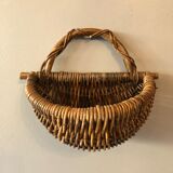 Rattan basket to hang