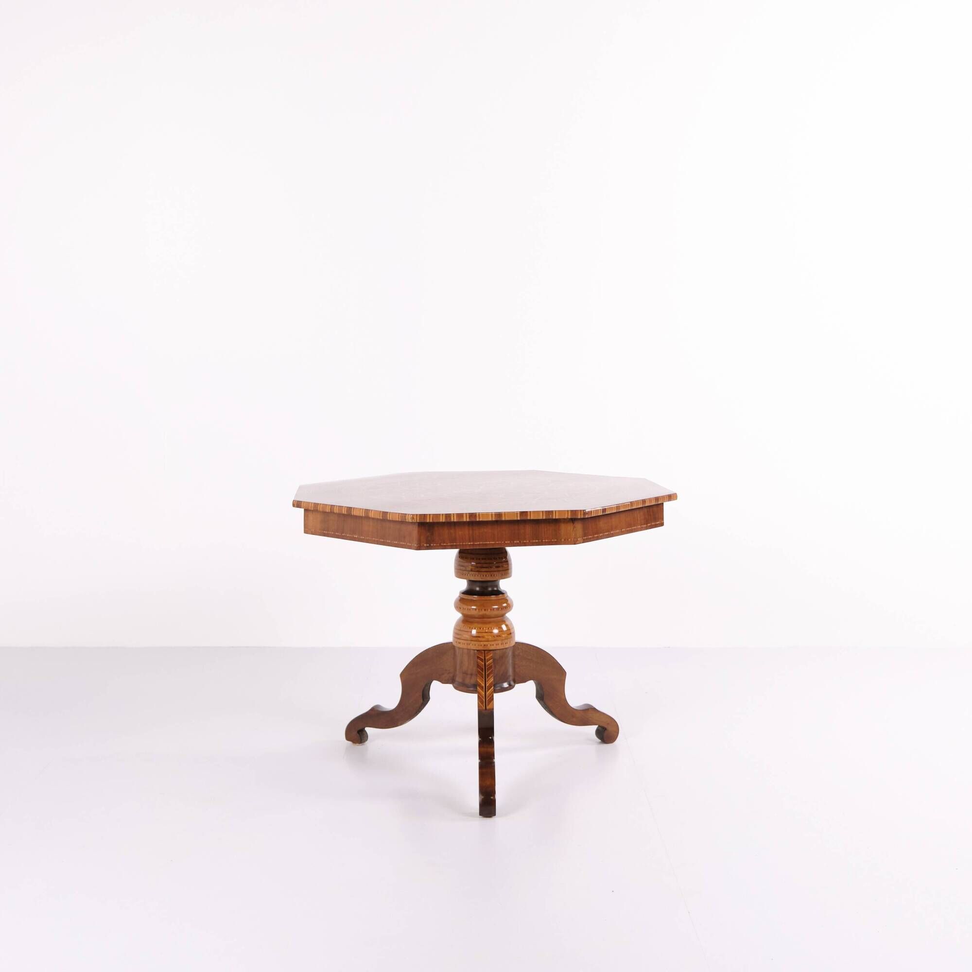 Octagonal column table - lamp table - decorated with intarsia - Italy - 1850s