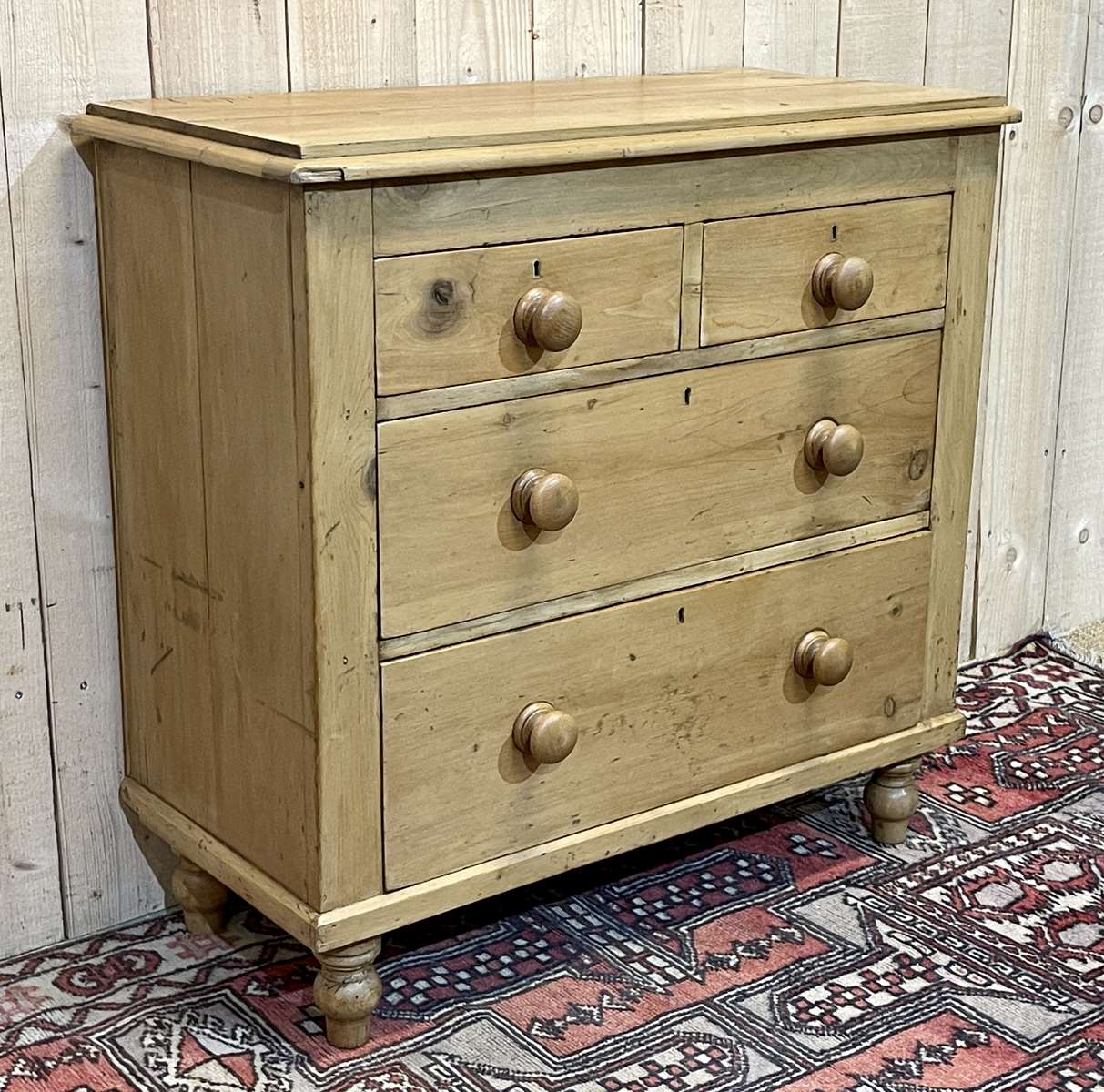 English chest of drawers late nineteenth in fir