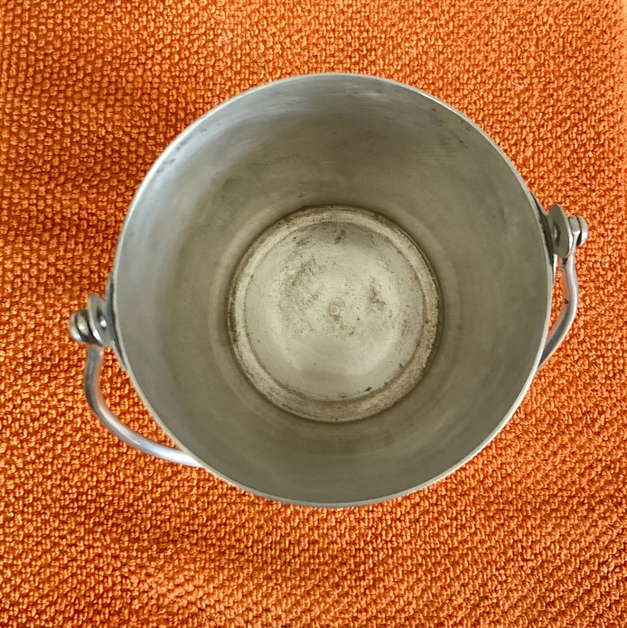 Ice bucket with handle from the late 19th / early 20th century in hallmarked silver-plated metal