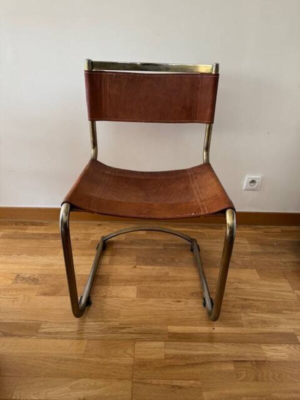 Chaise en cuir