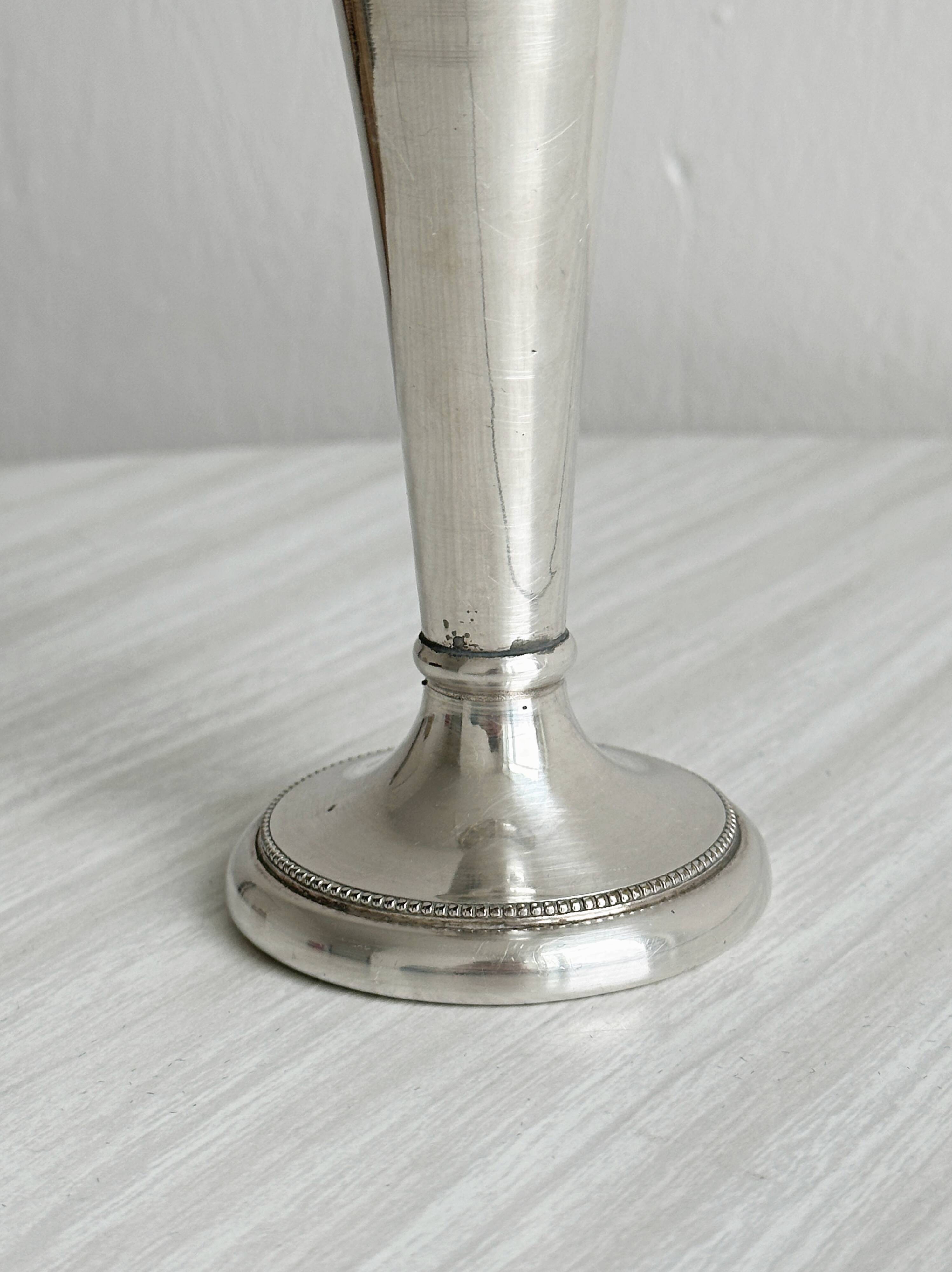 Elegant metal soliflore vase
