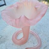 Vase en pate de verre rose