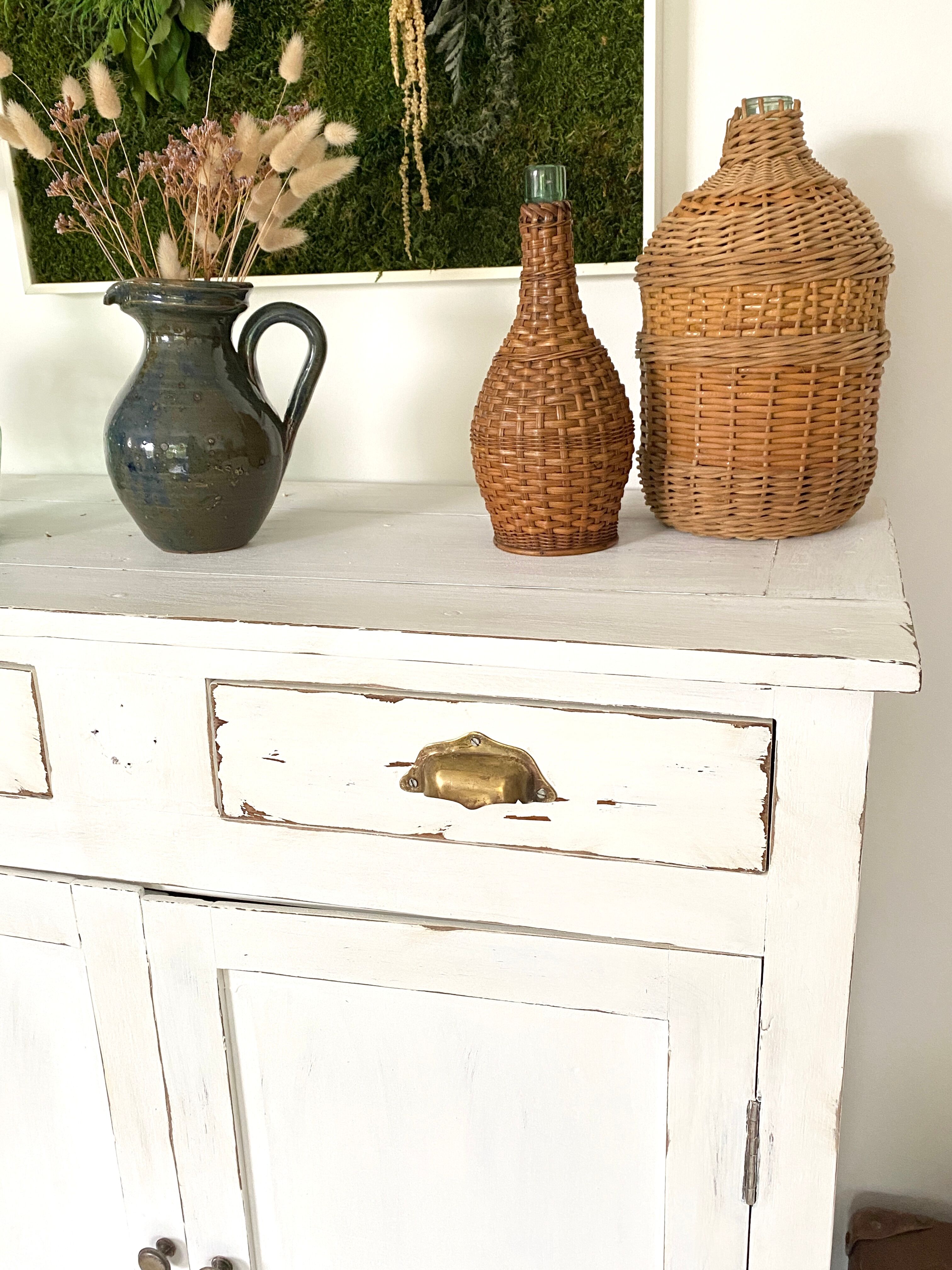 White Parisian buffet