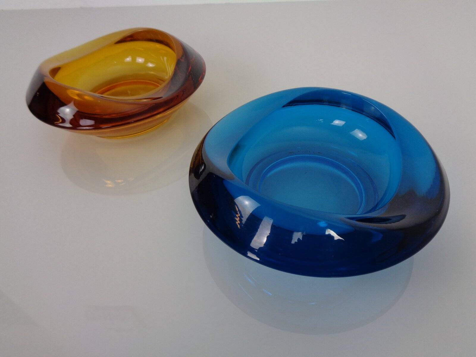 Amber and Blue Sklo Union Glass Ashtrays by Rudolf Jurnikl, Czechoslovakia, 1960s, Set of 2