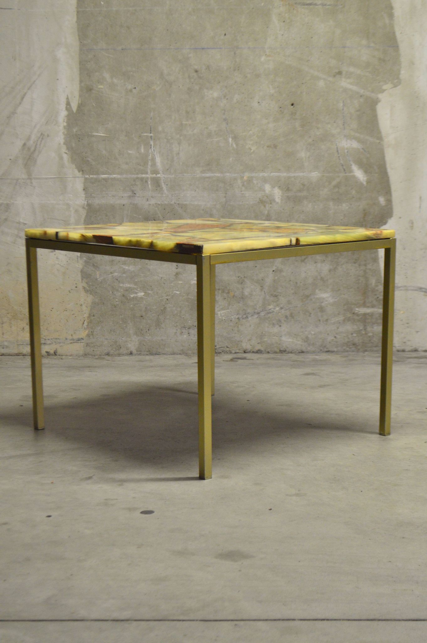 Marble coffee table from the 60s/70s Italian design