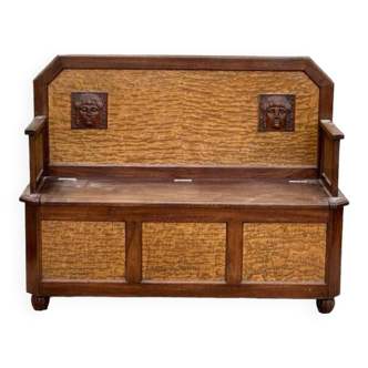 Chest bench