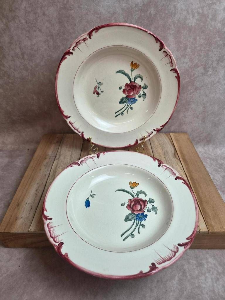 2 deep plates Longchamp Velars – ironstone – old floral pattern