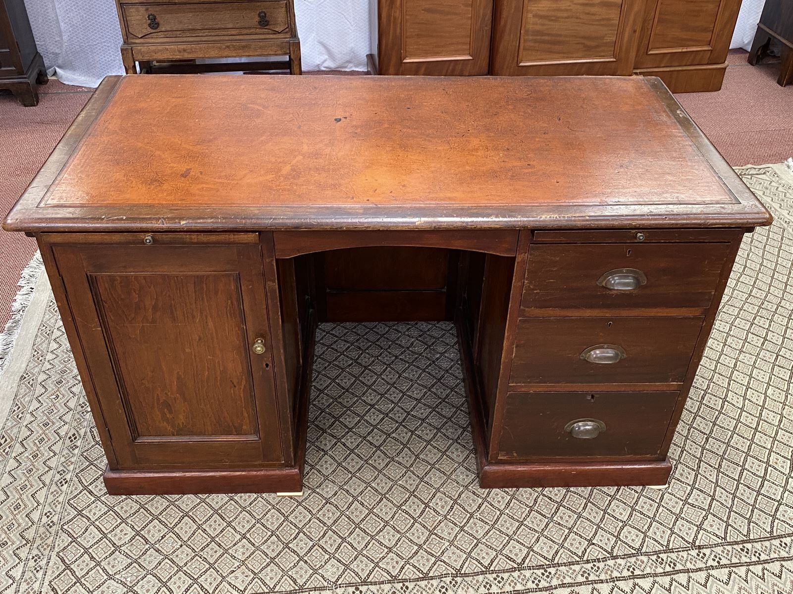 Flat mahogany desk early 20th century
