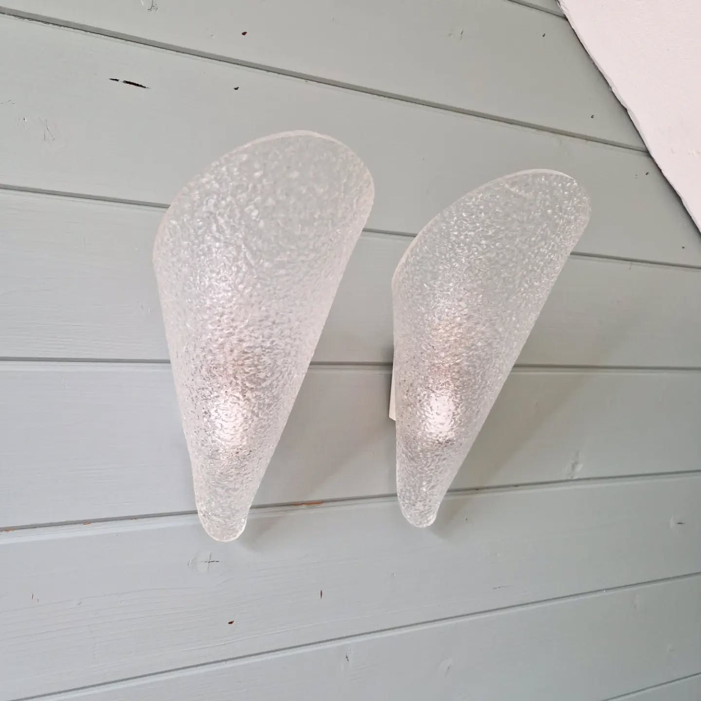 Paires d'appliques murales vintage, plastique texturé, 1970