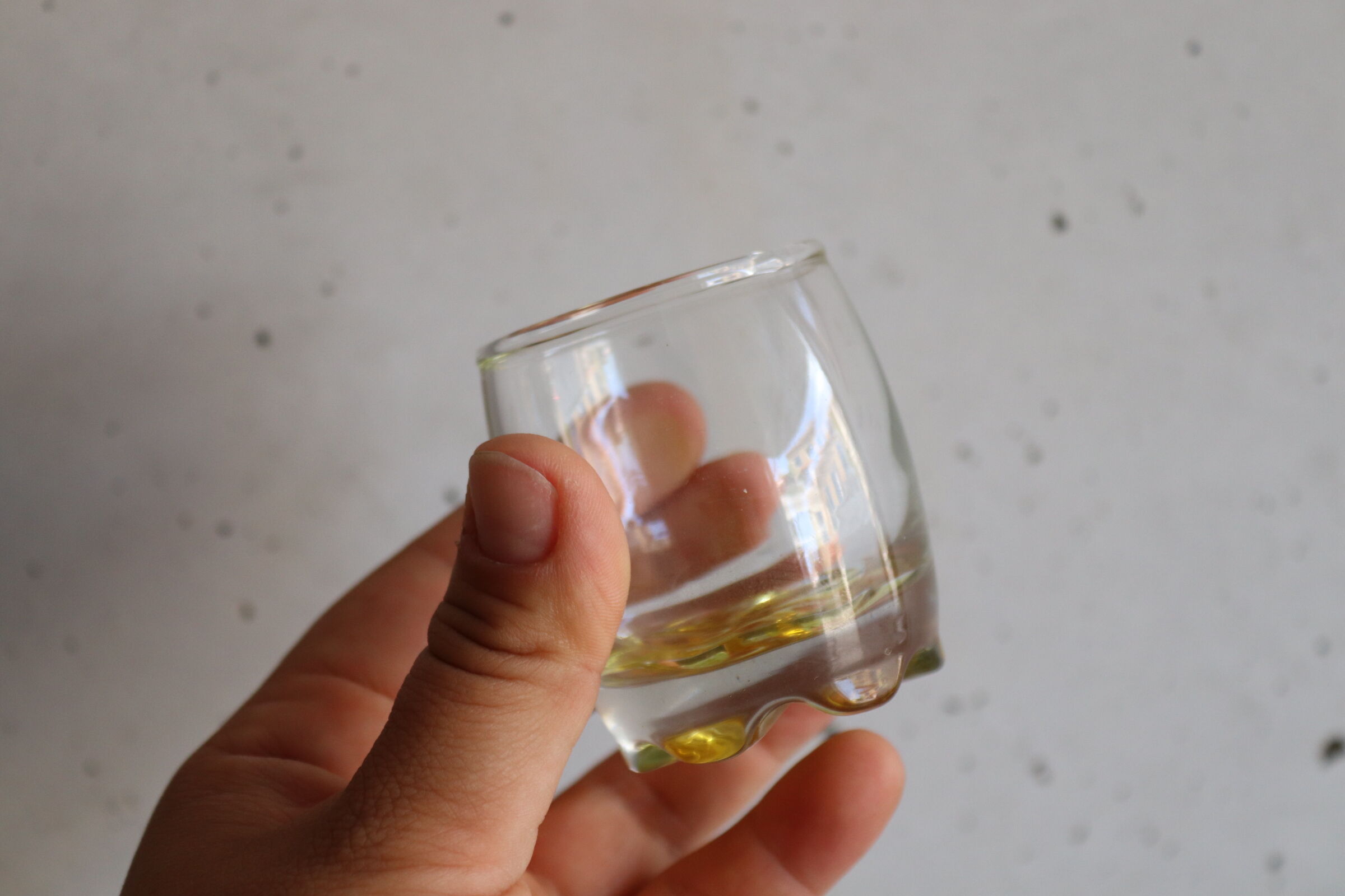 6 yellow shooter glasses / liquor