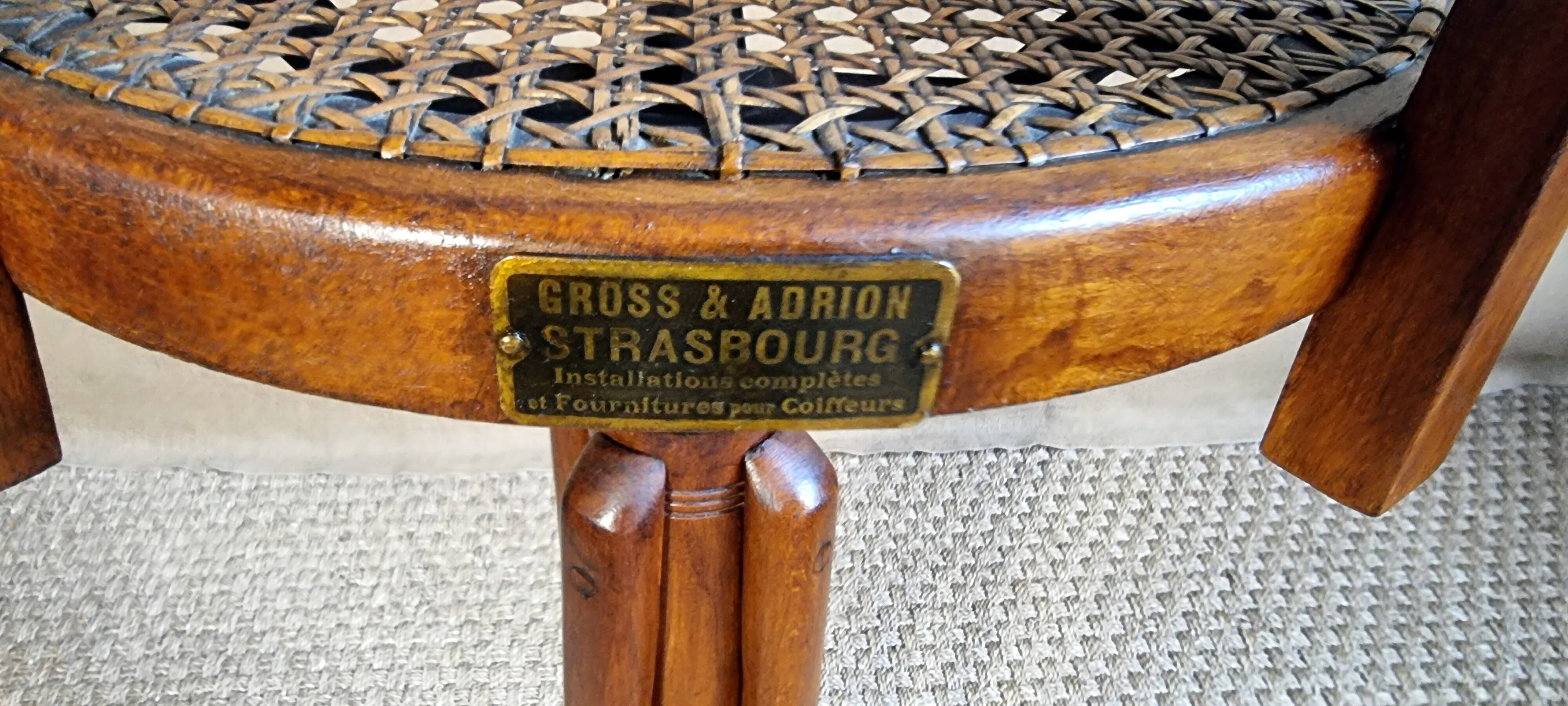 Baumann children's hairdresser's chair, rotating screw, 1920s