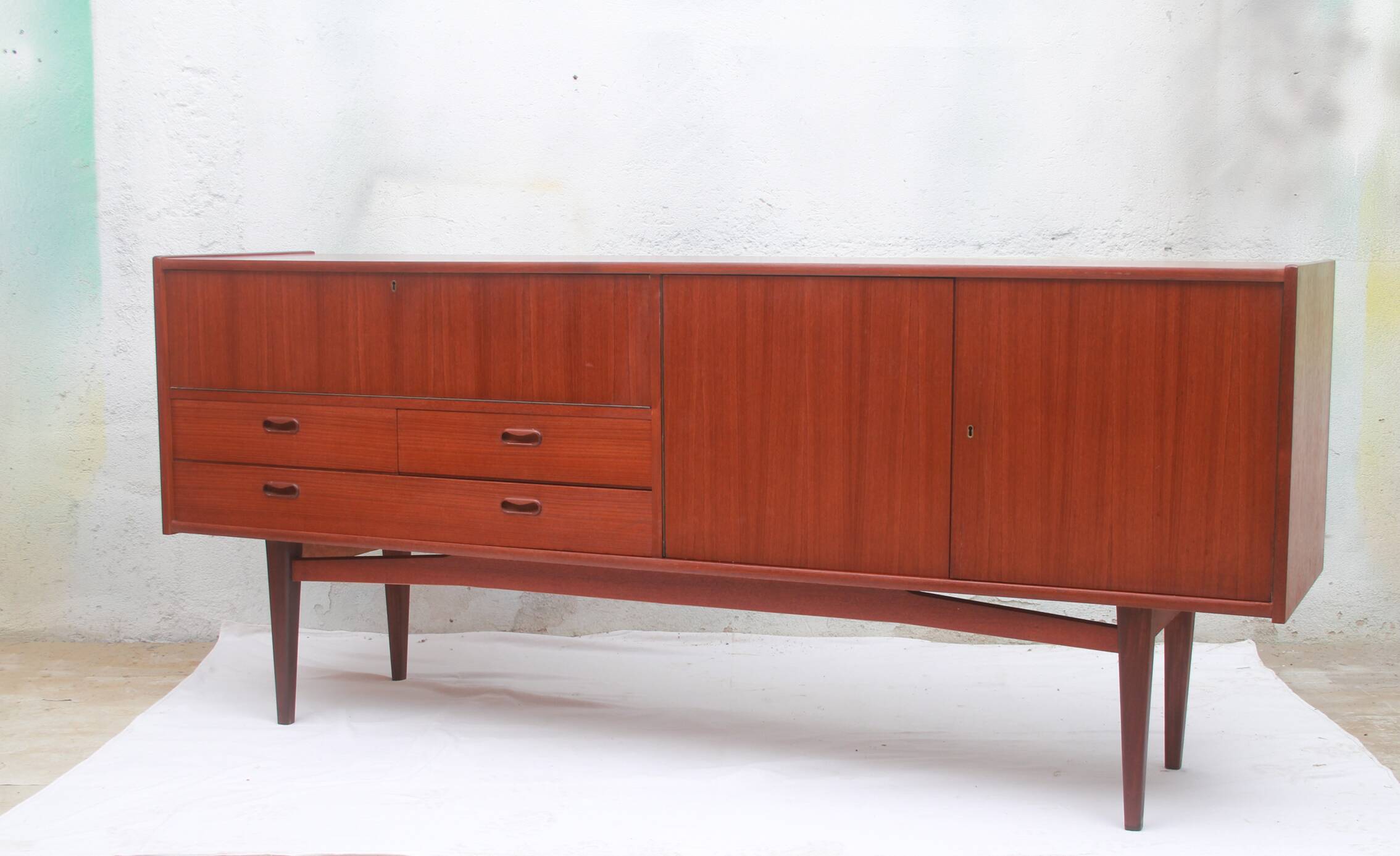 1960s sidebaord in teak
