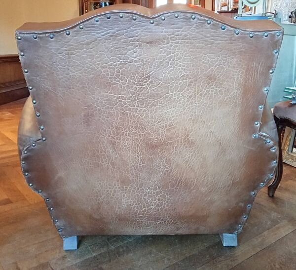 Ancien grand fauteuil club modèle moustache