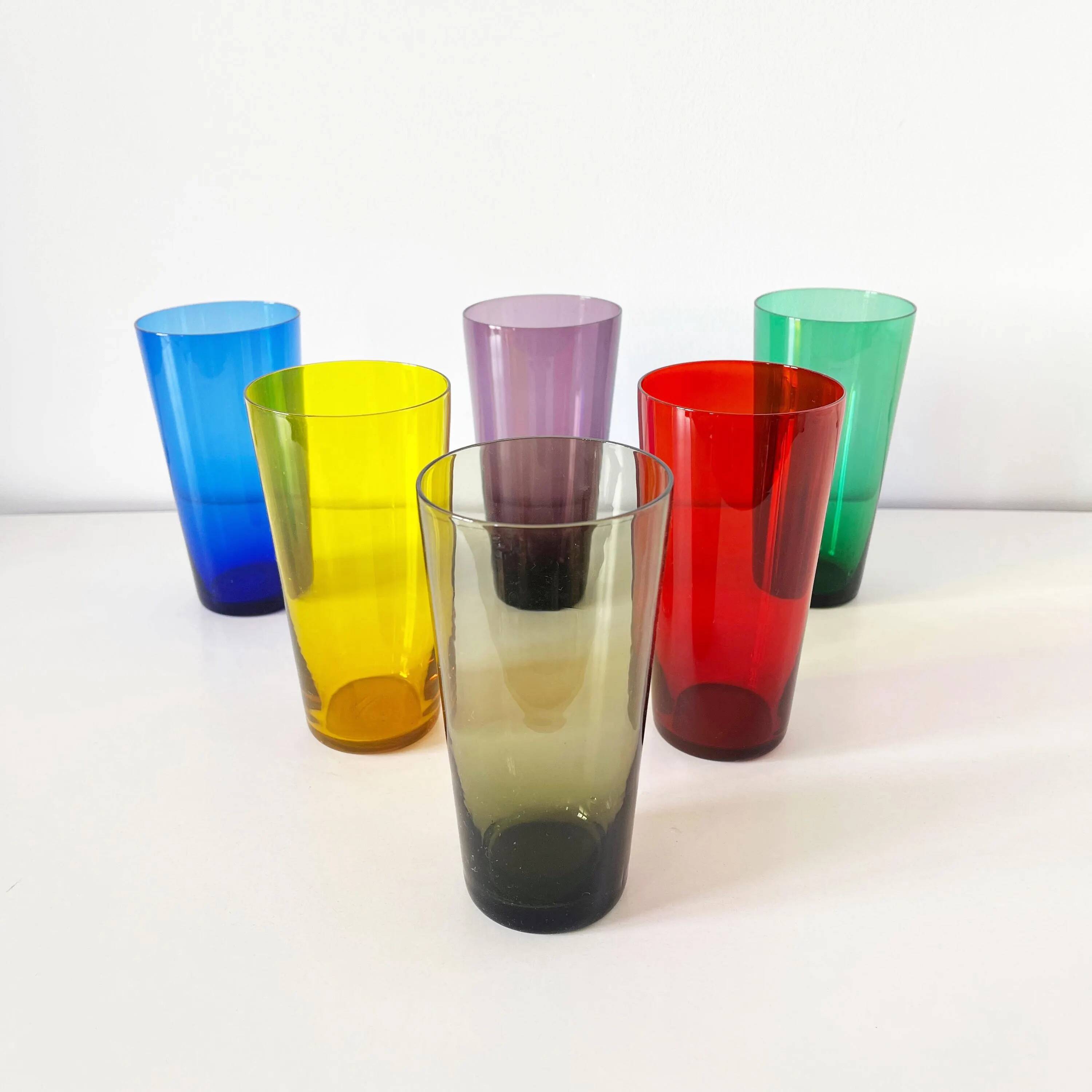 Lot de 6 verres colorés en verre soufflé 1960