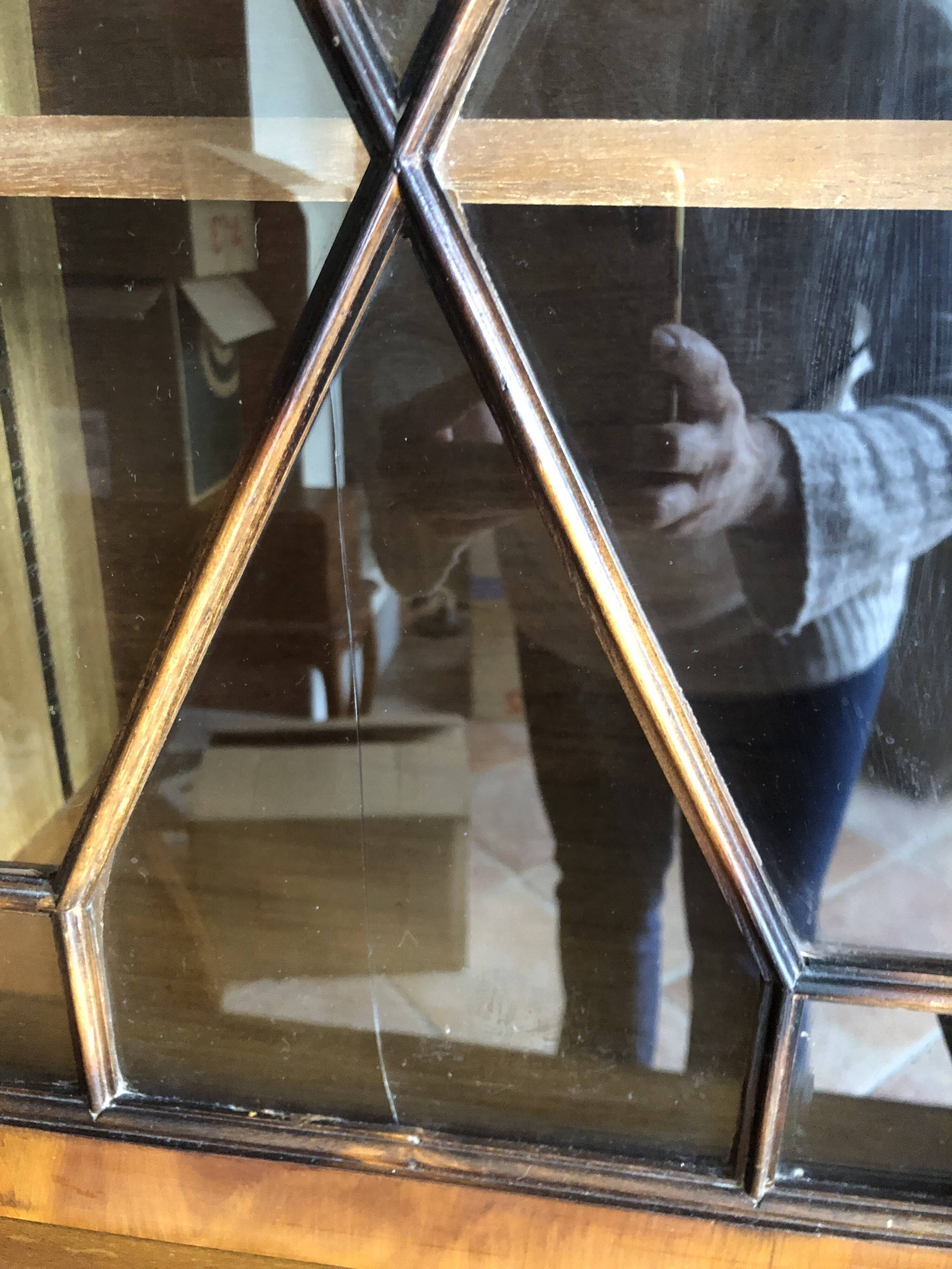 English-style display cabinet/library