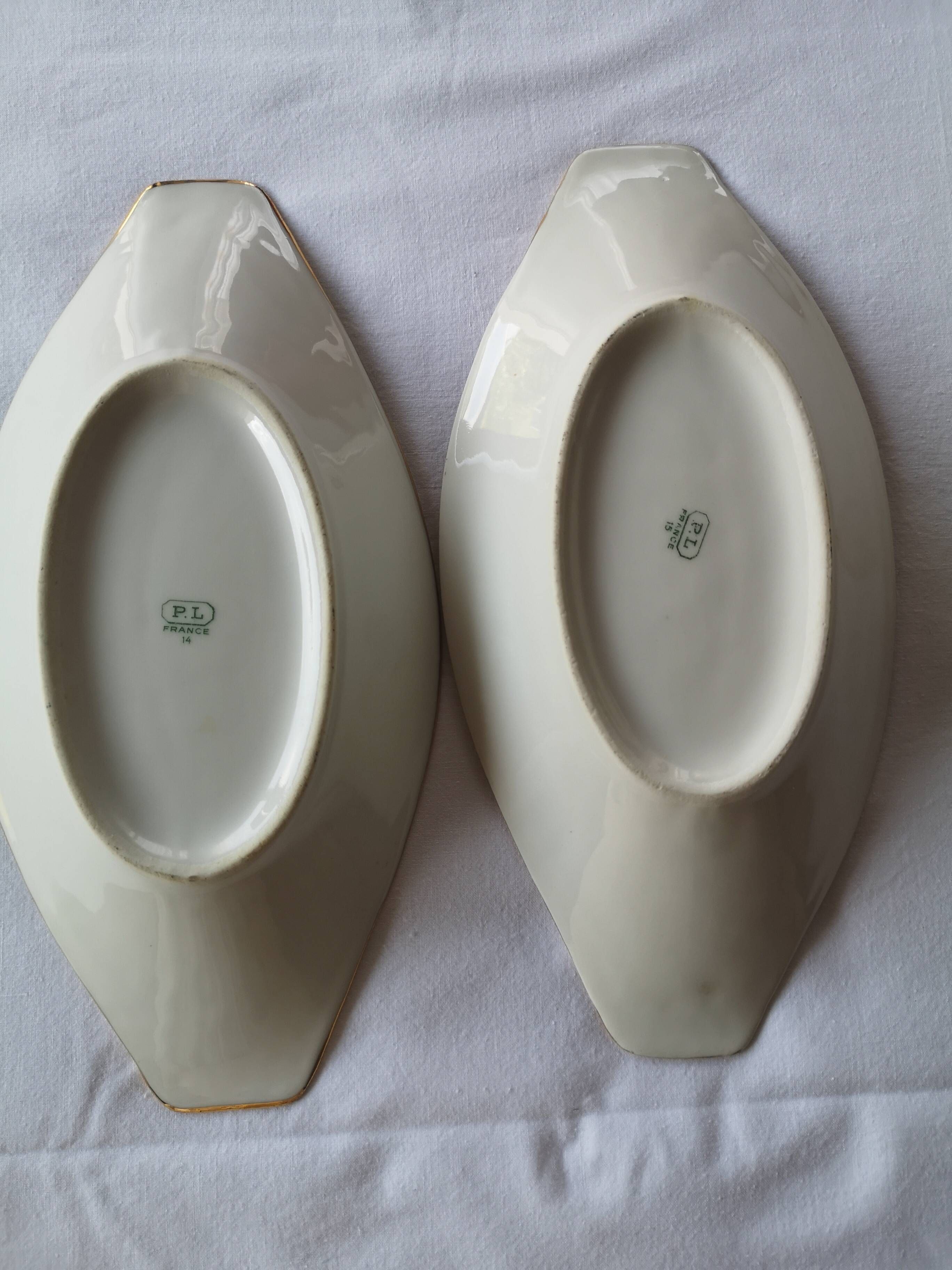 1 lot of two oval serving dishes