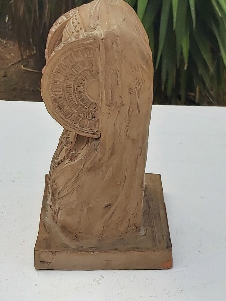 Bust terracotta woman