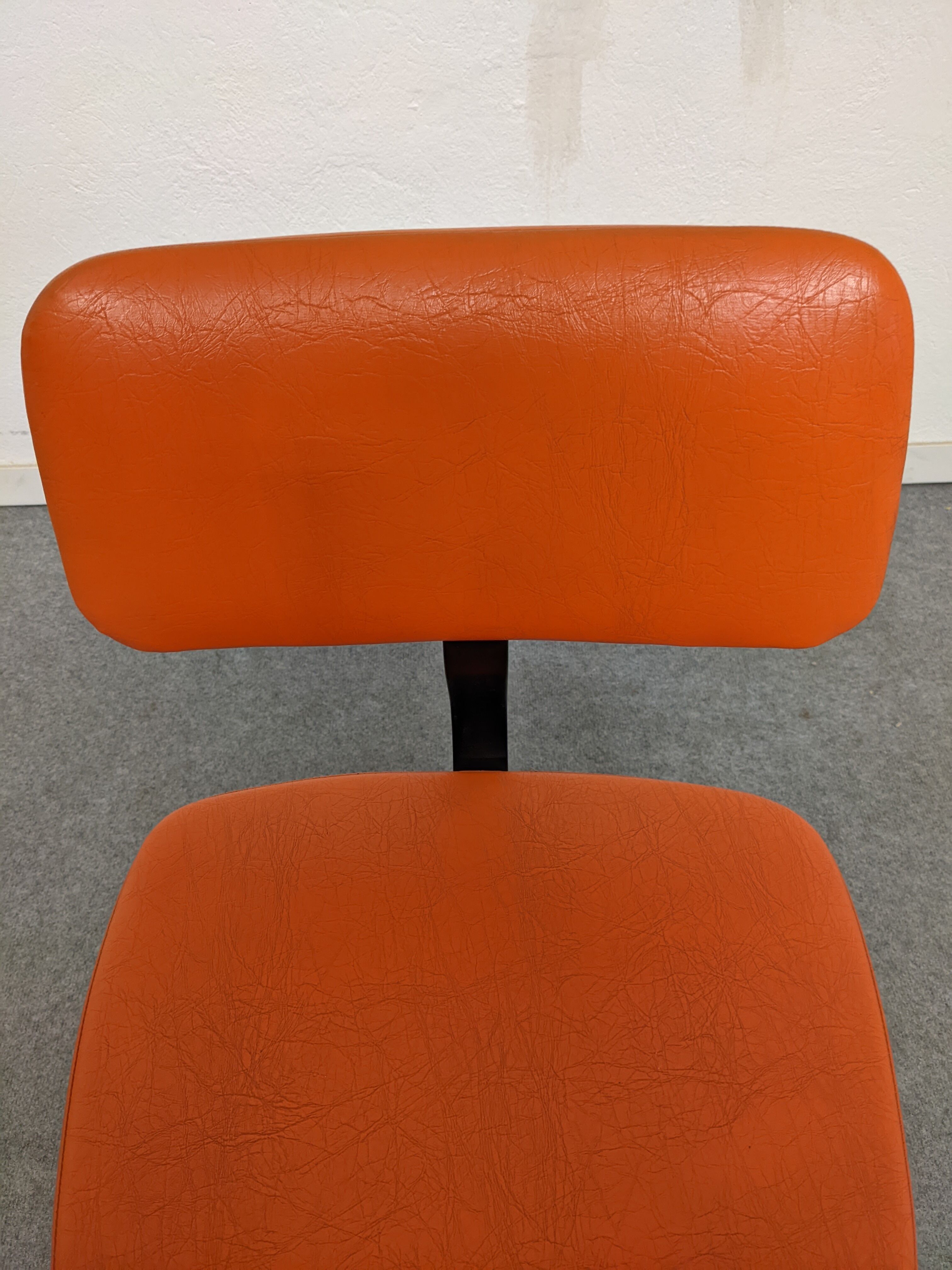 Swivel office chair from the 60s/70s