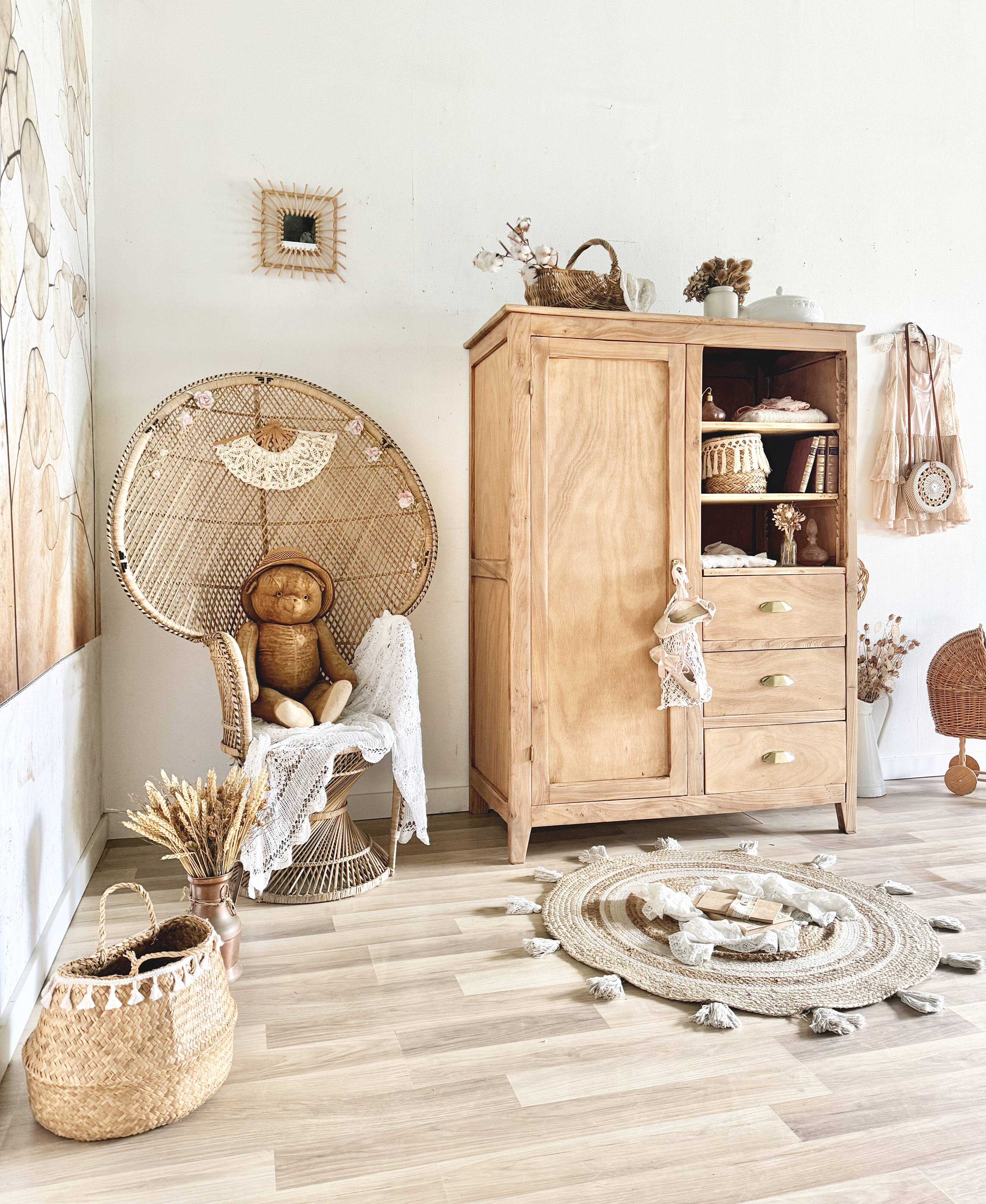 Asymmetrical Parisian wardrobe