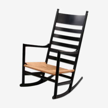 Rocking chair design par Hans.J.Wegner modèle ch45