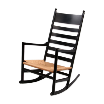 Rocking chair design par Hans.J.Wegner modèle ch45