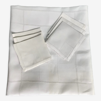 Nappe carrée (112x105cm) en toile de fil avec ses 6 serviettes