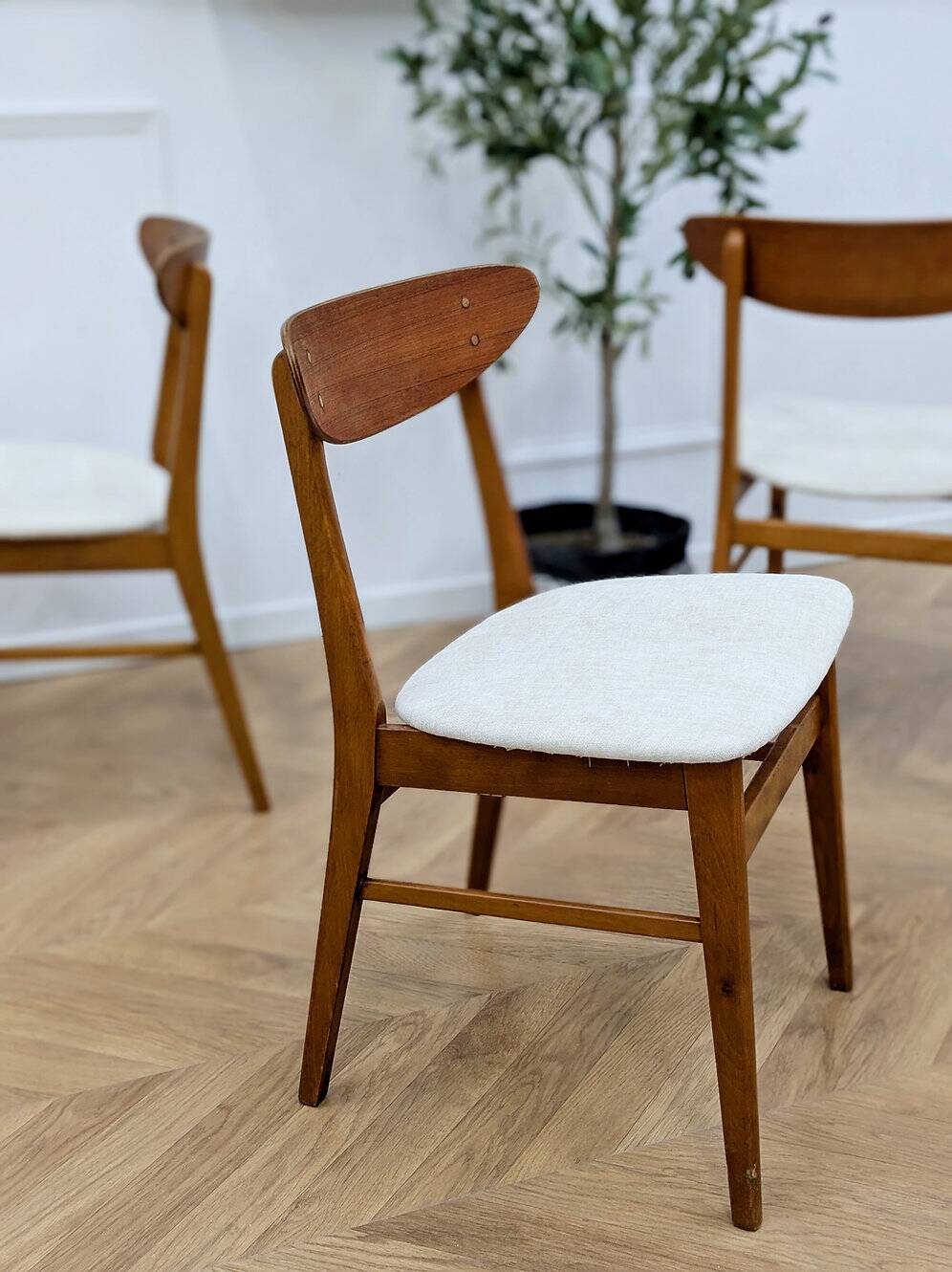 1 set of 3 vintage retro chairs by Farstrup