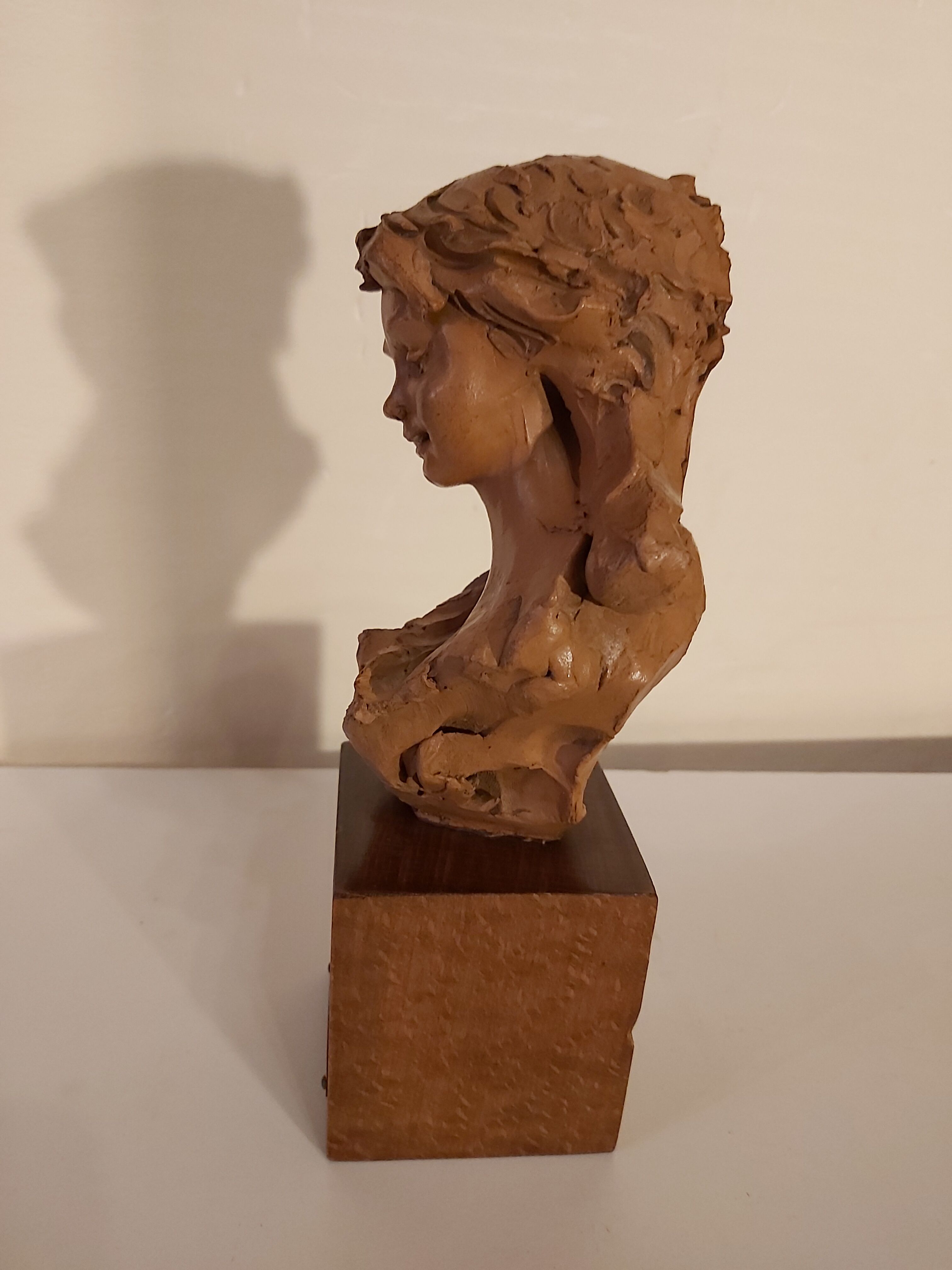 Bust girl in terracotta Nico Venzo