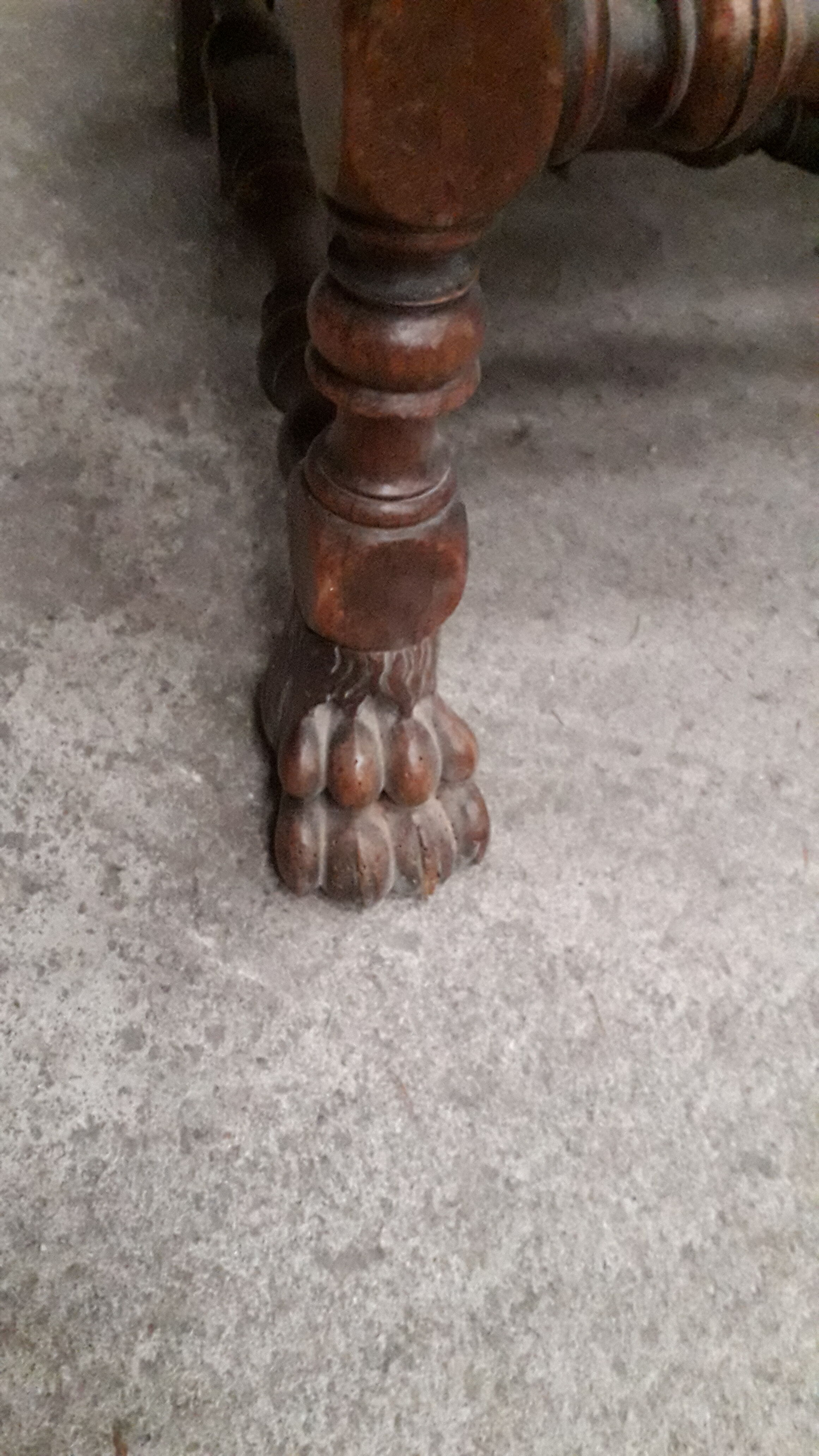 Fauteuil sculpté