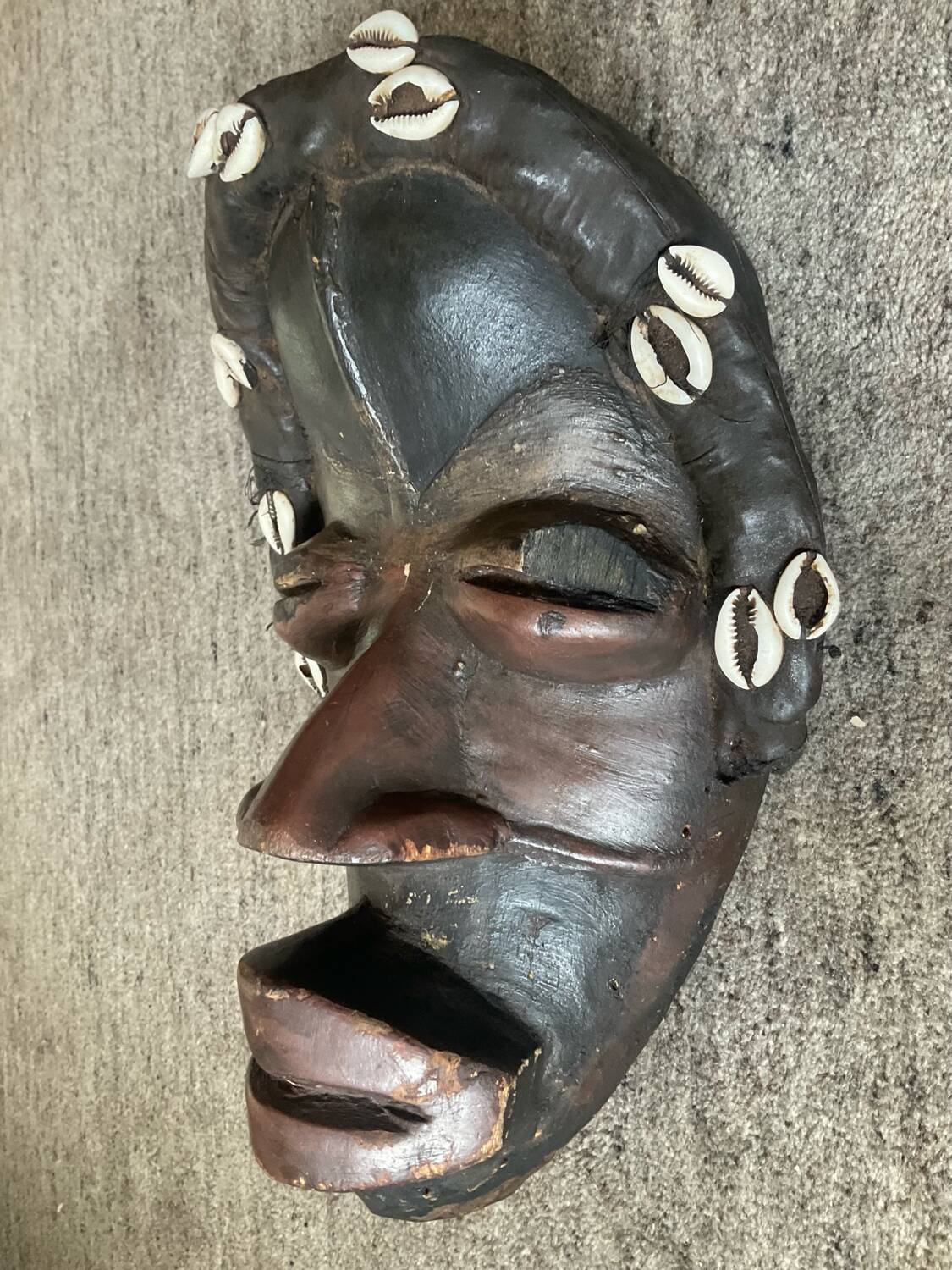Ancien Masque tribal Dan en bois sculpté
