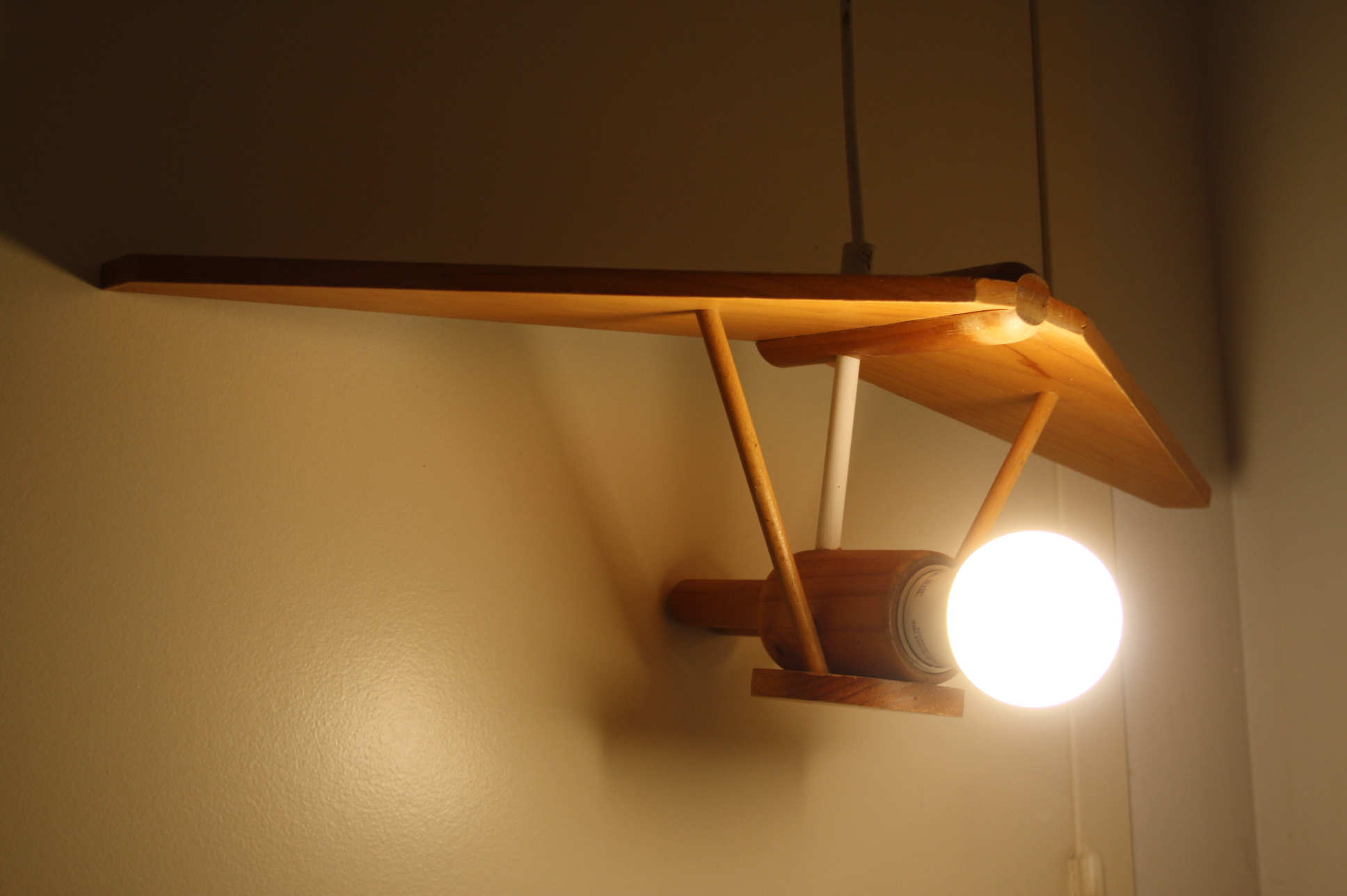 Wooden aircraft suspension