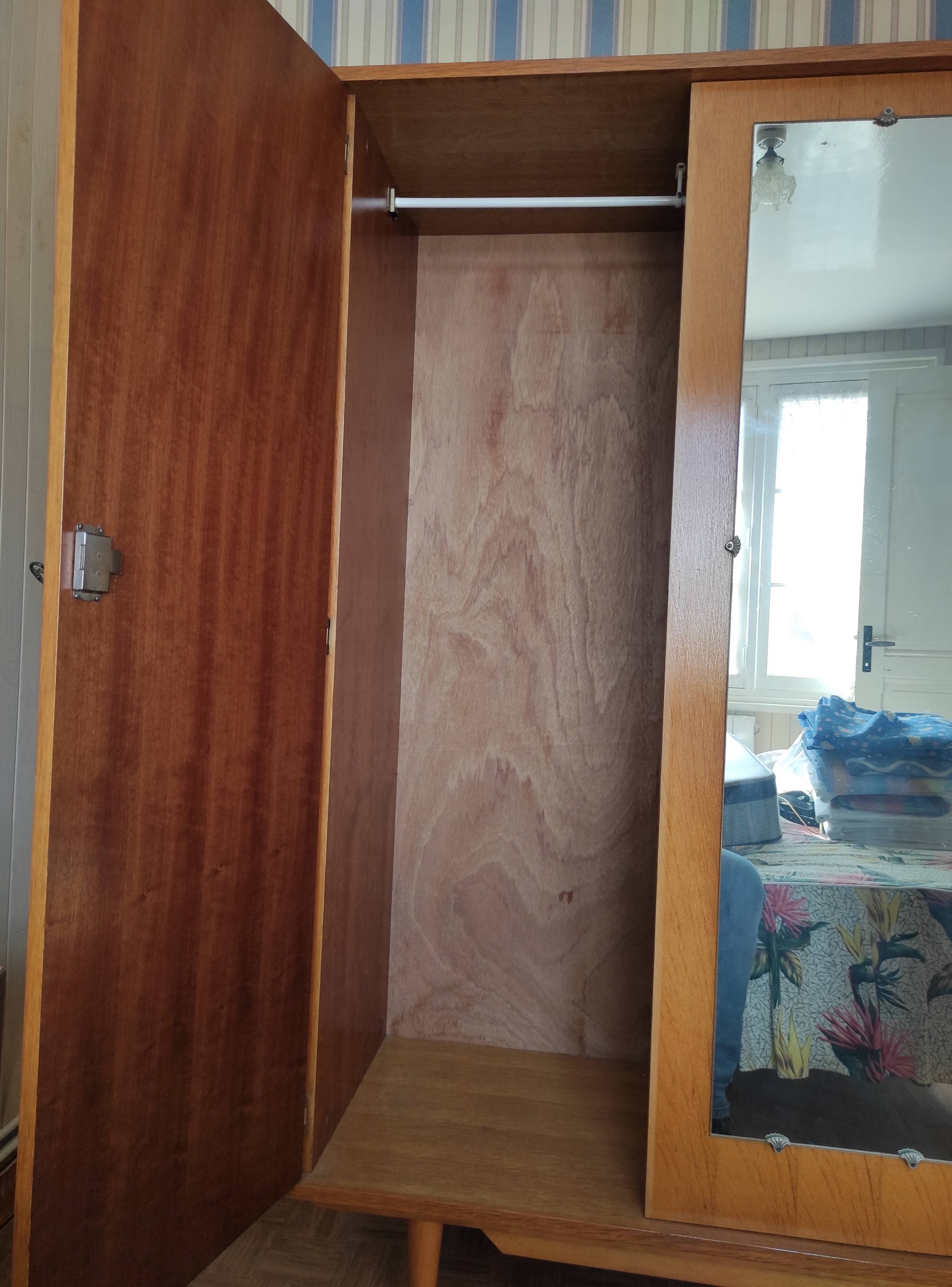Scandinavian style wardrobe 3 doors