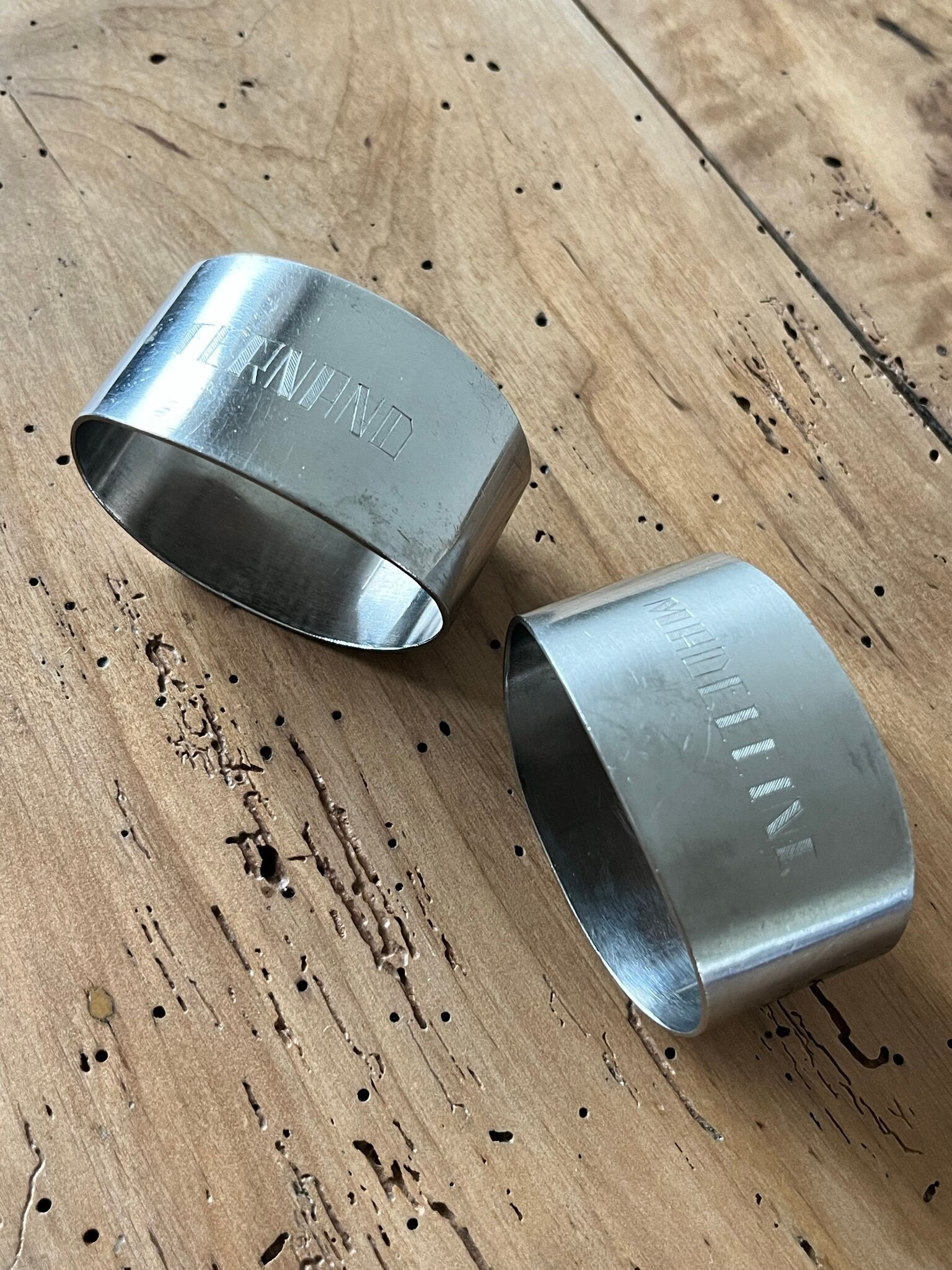 Vintage napkin ring engraved "madeleine"