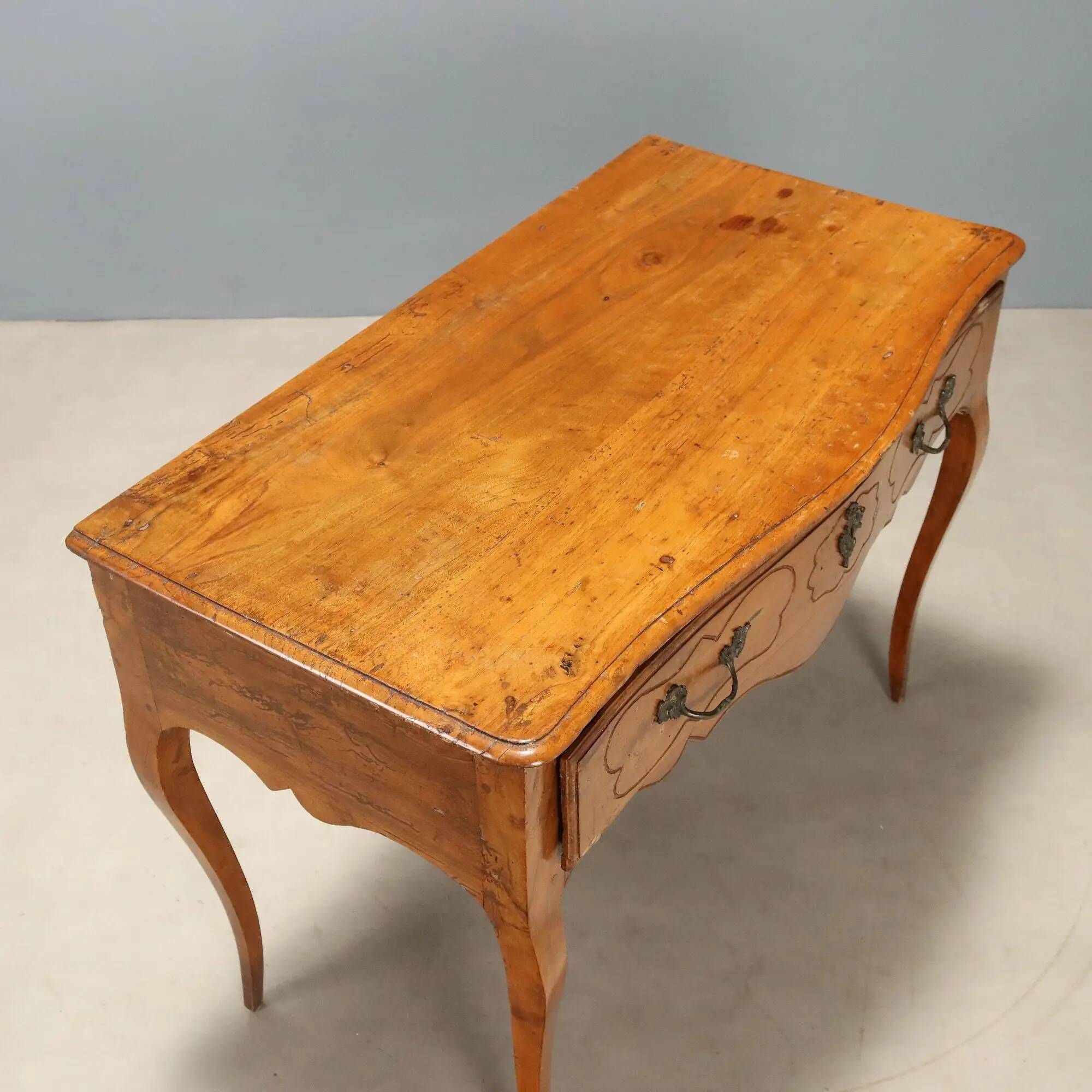 Baroque antique console in walnut and bronze, Italy, 18th century.