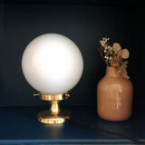 Lampe globe opaline
