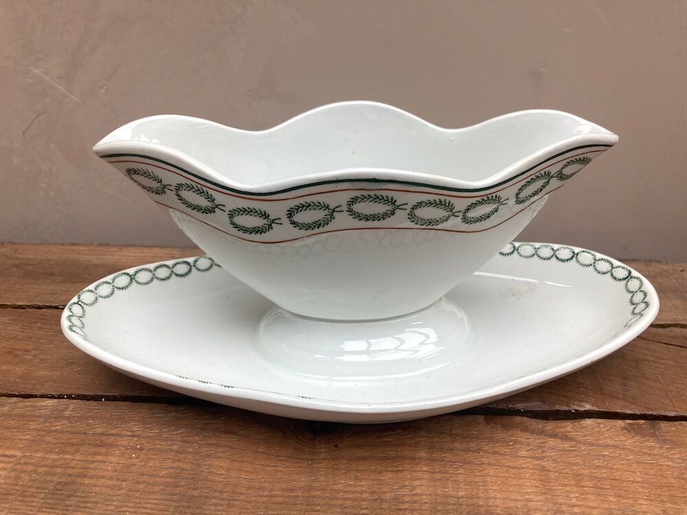 Saint Amand 600S sauce boat