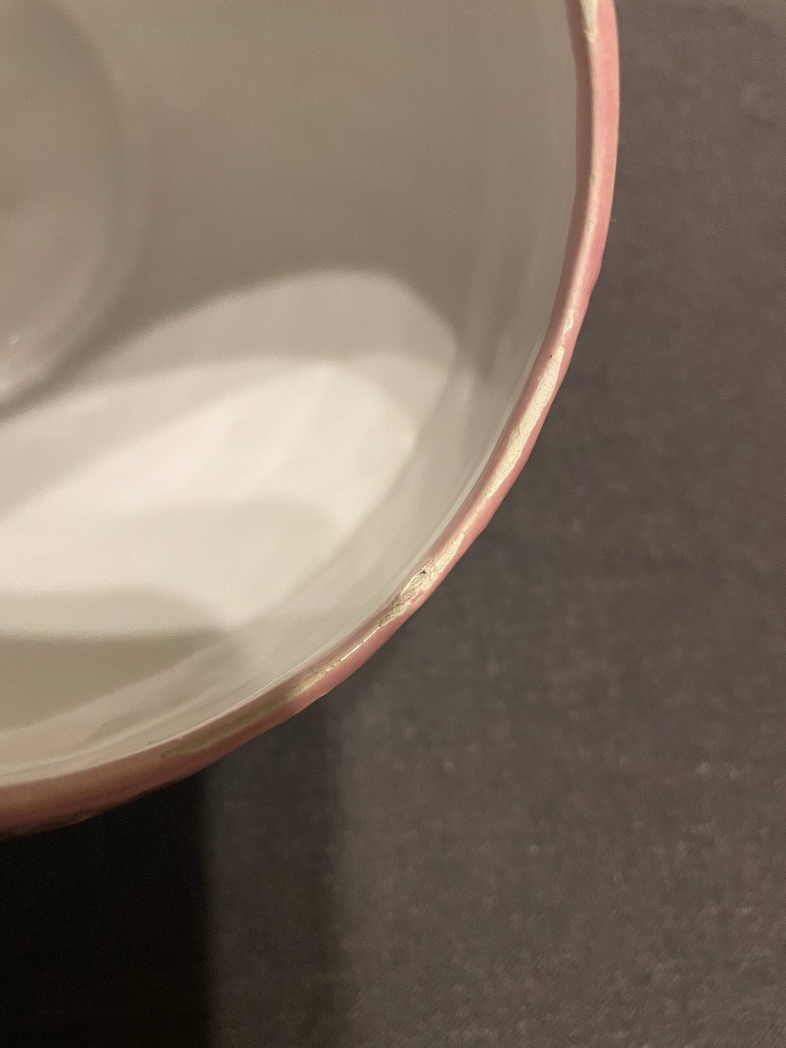 Pot céramique en forme de fraise