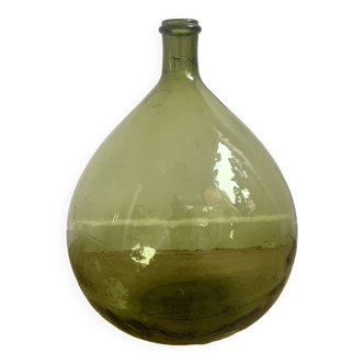 Lady Jeanne bottle green color