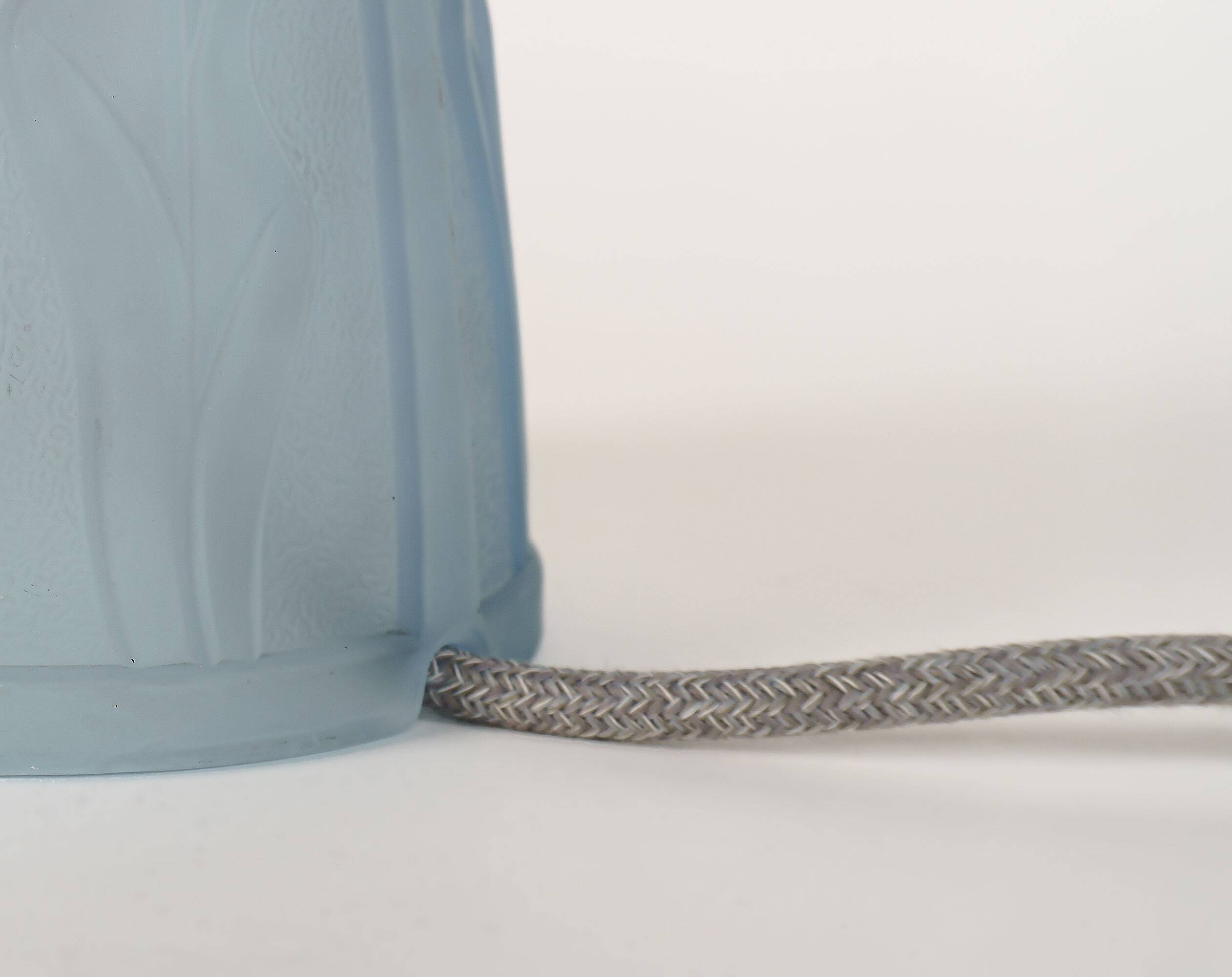 1930s French Art Deco Seaweed-Pattern Blue Glass Table Lamp