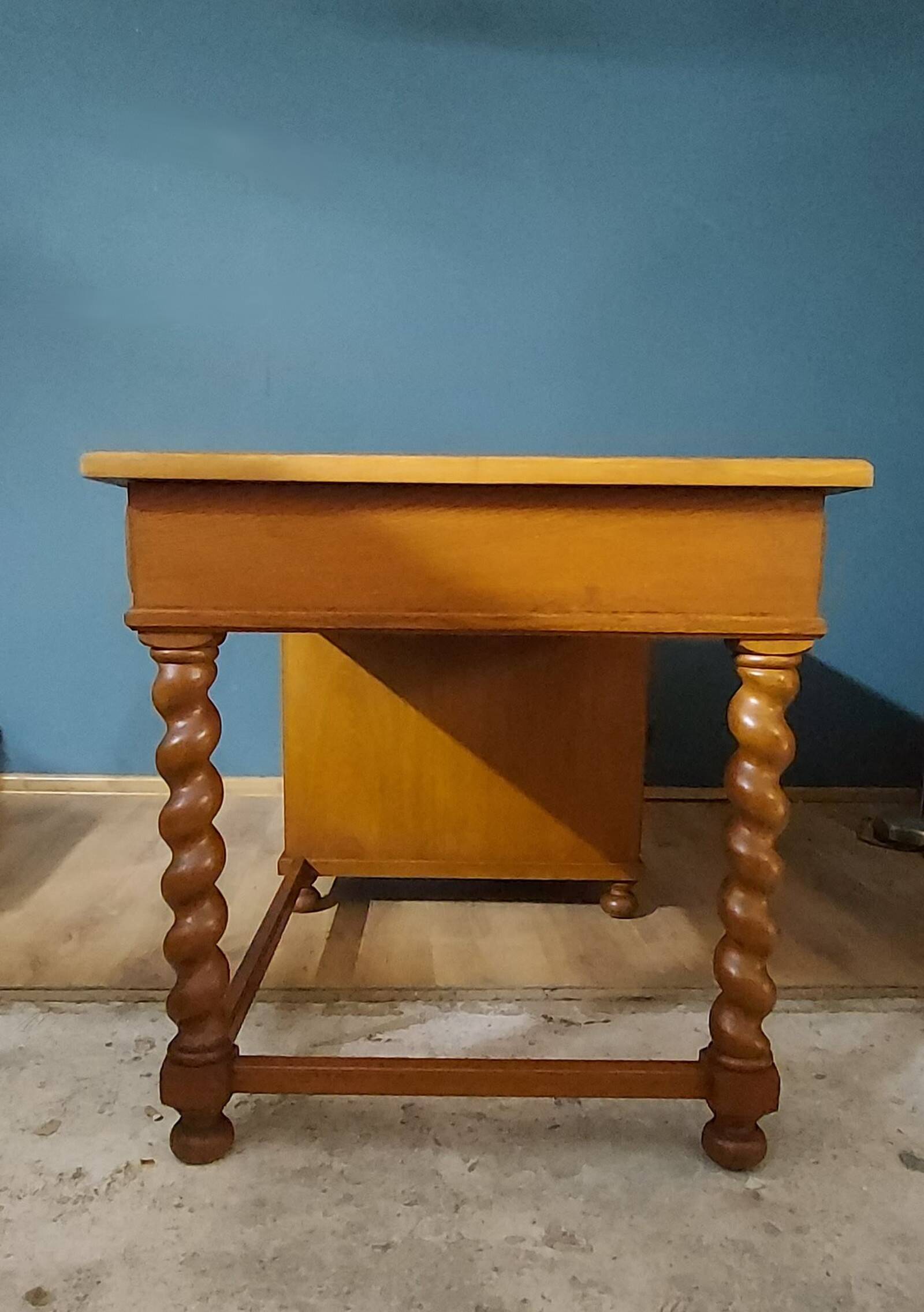 Bureau double face de la première moitié du XXe siècle, Scandinavie