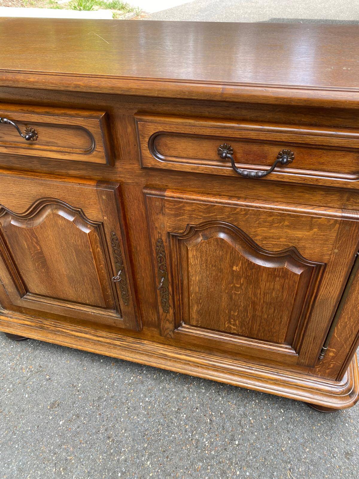 English solid wood sideboard 2 drawers 2 doors