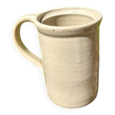 Ceramic pot with handle