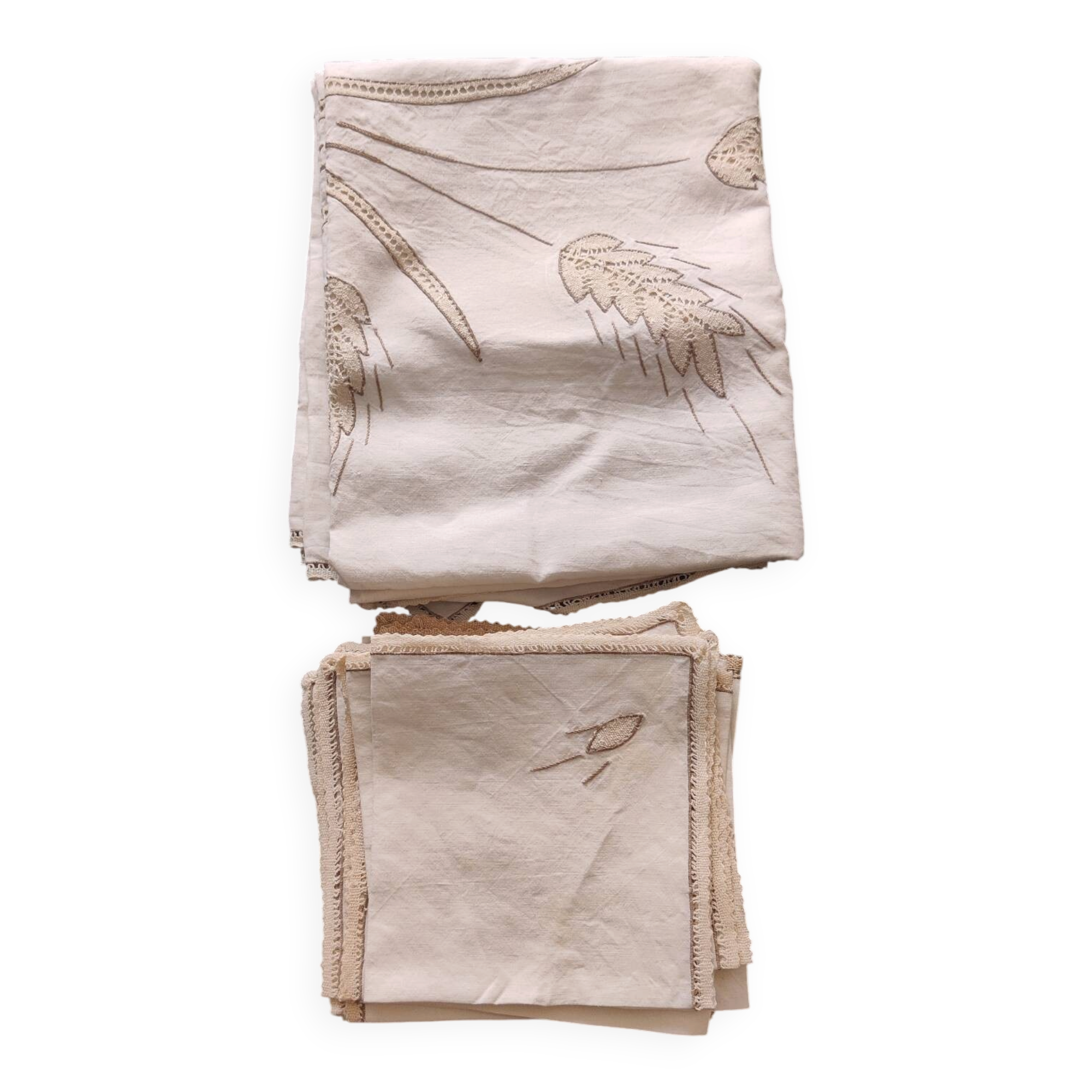 Vintage embroidered tablecloth and its 12 napkins.