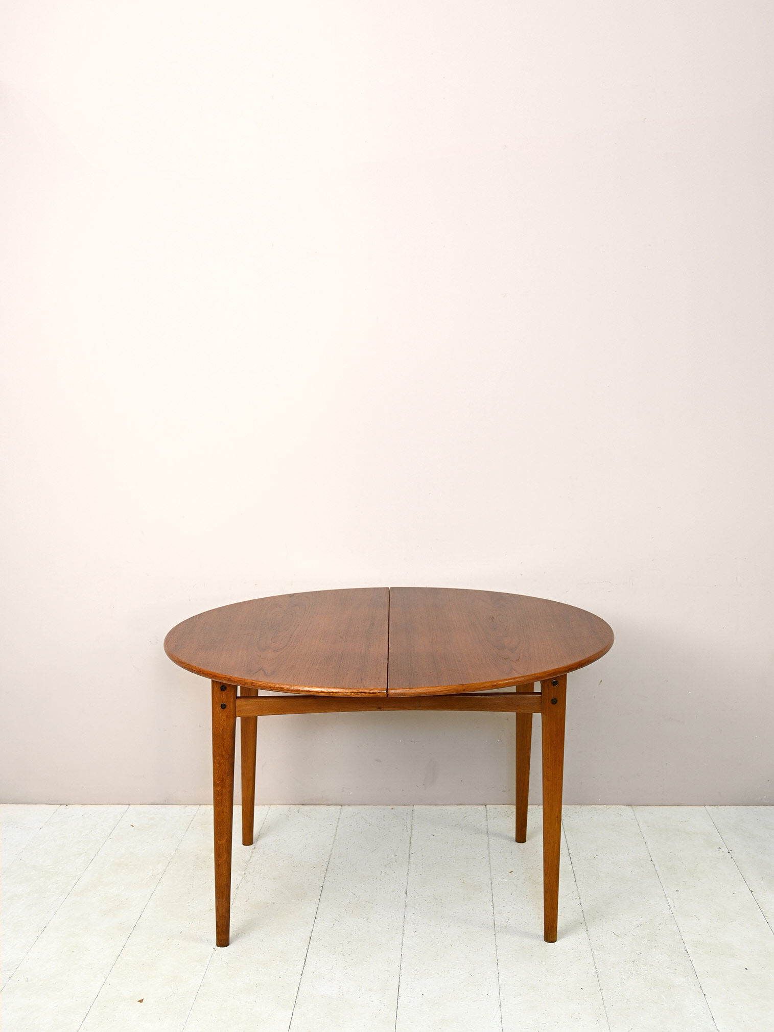 Vintage teak table with two extensions