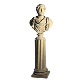Buste d'Antonin le Pieux sur piédestal