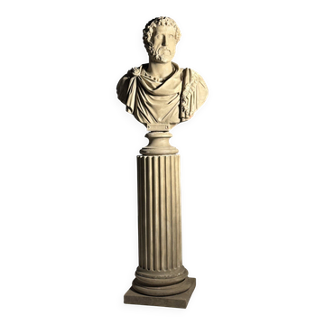 Buste d'Antonin le Pieux sur piédestal